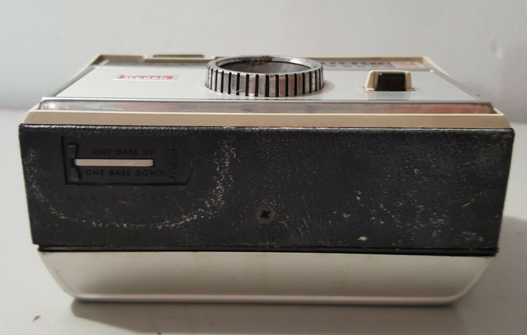 Appareil photo ancien vintage kodak instamatic 104