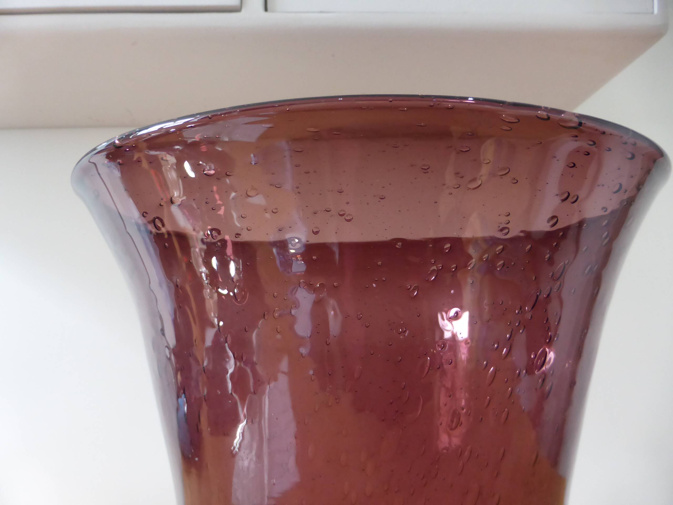 Vase en verre soufflé biot vintage