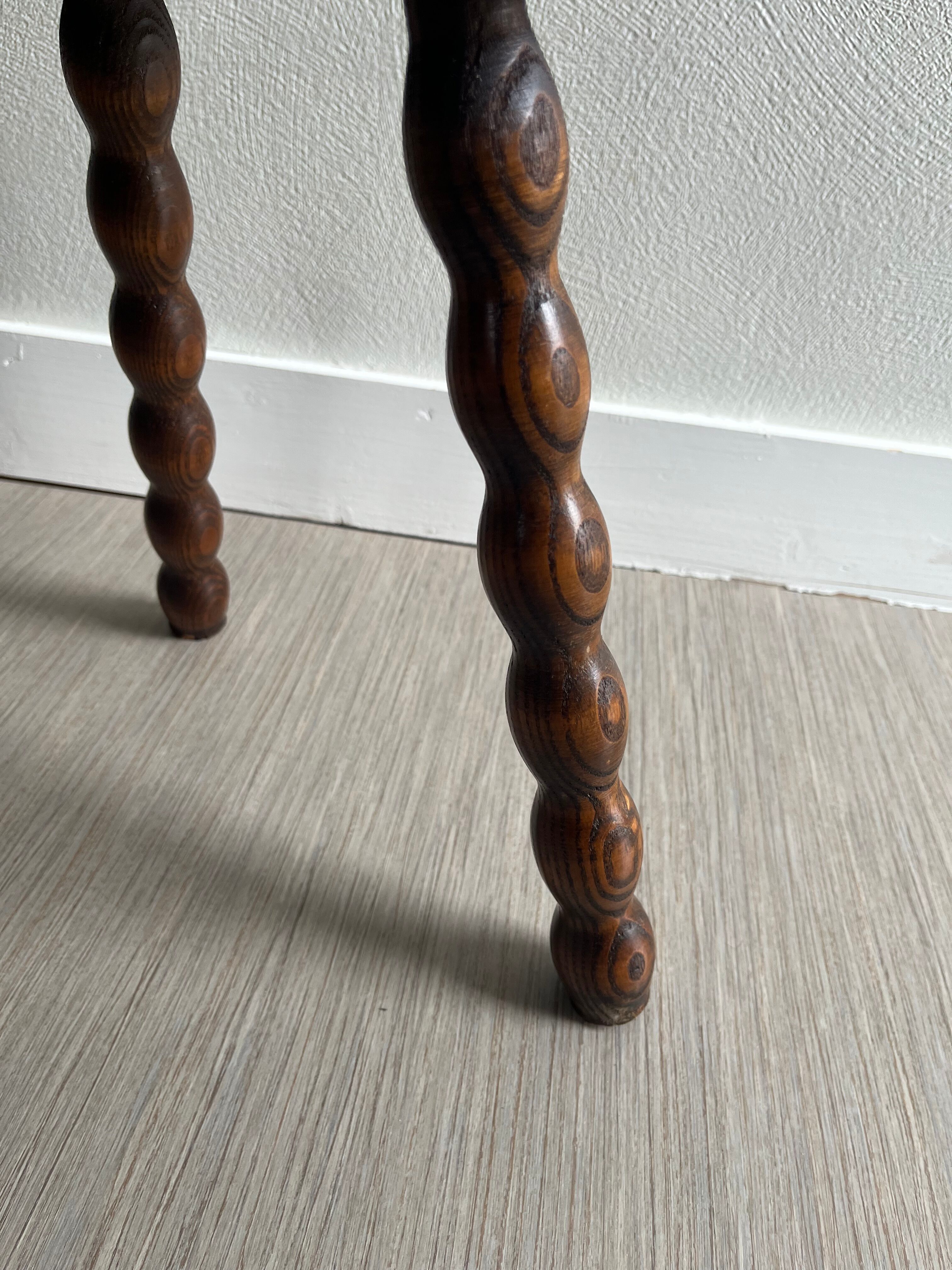 Tabouret tripode bois