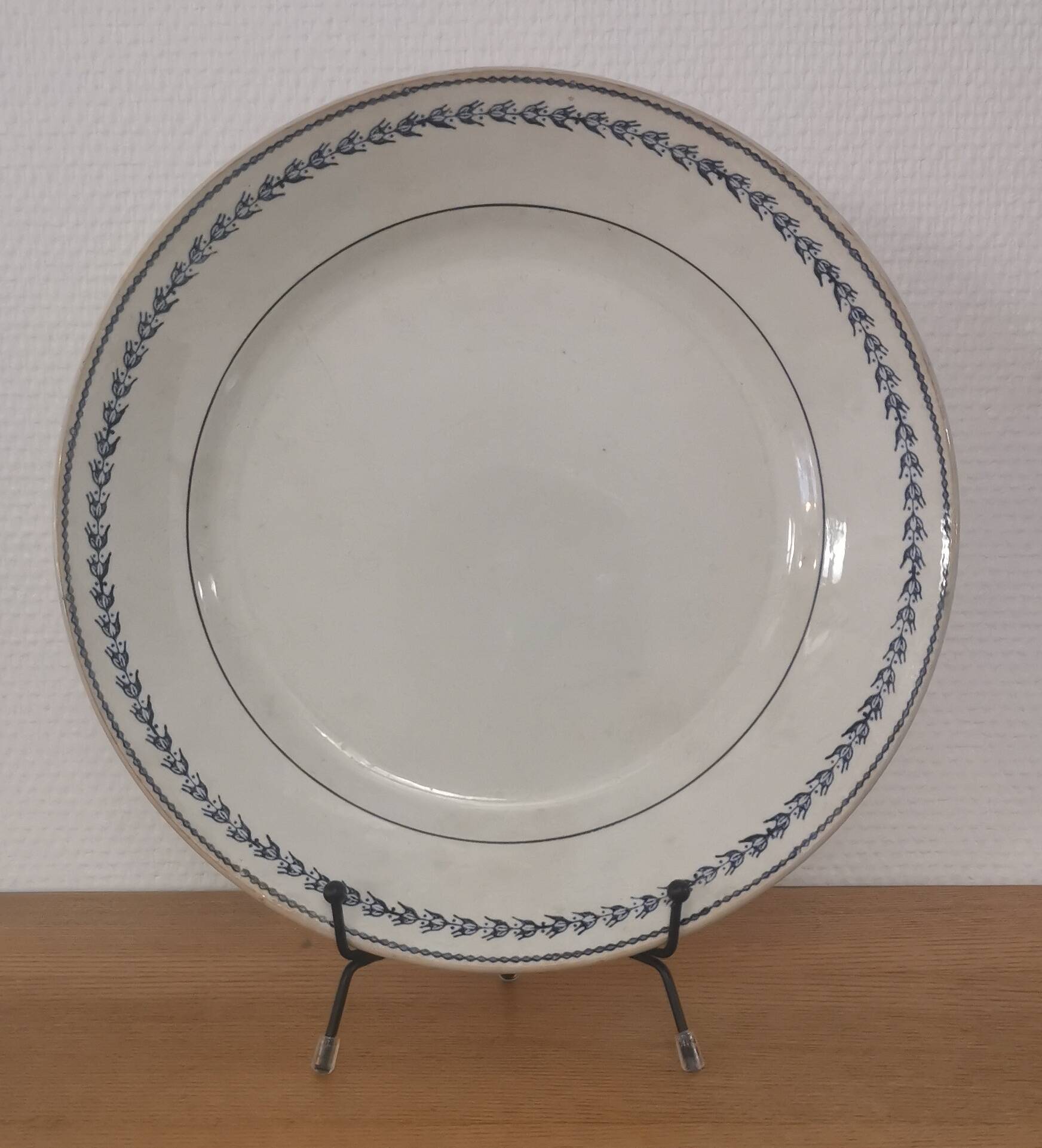 Round dish Terre de fer St Amand