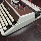 Royal 200 vintage typewriter