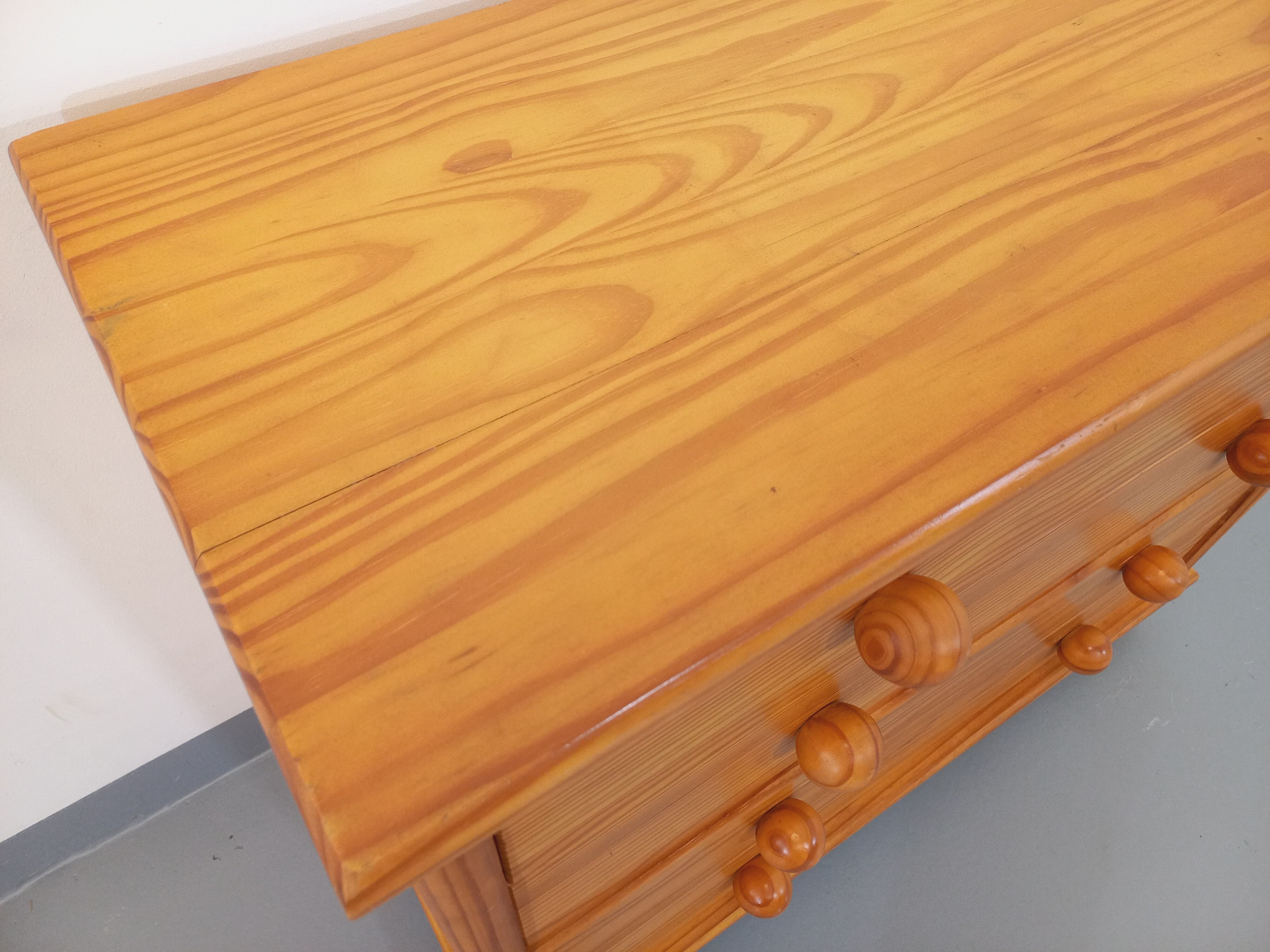 Commode en pin vintage des années 70