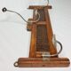 Portemanteau 1900 en métal et bois estampillé Innova, 3 patères