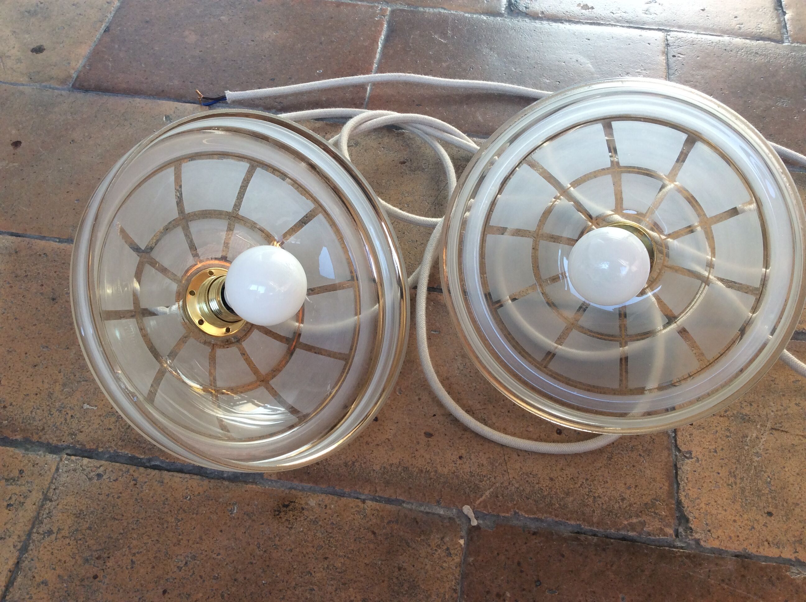 Vintage opaline suspension duo