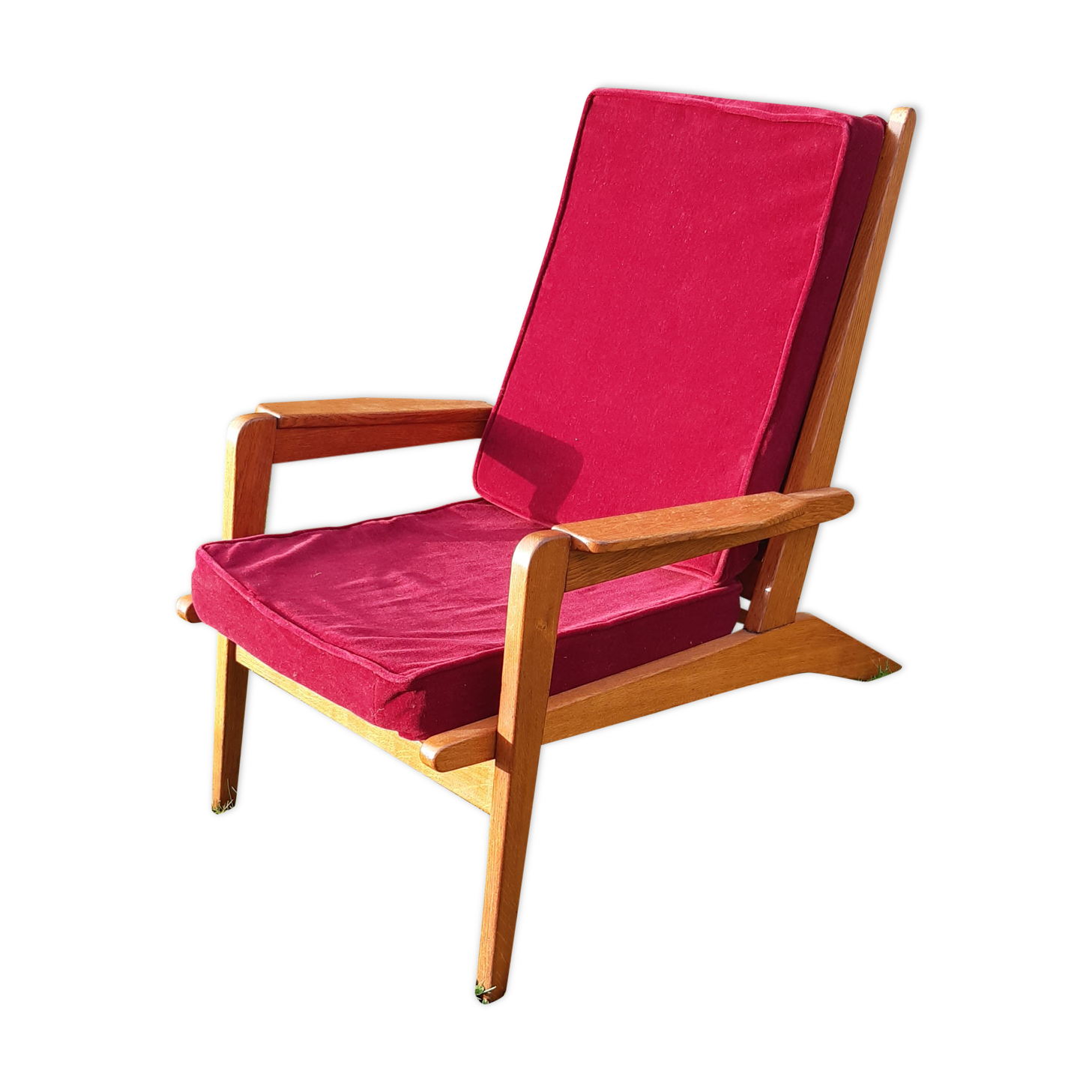 Armchair with armrests
