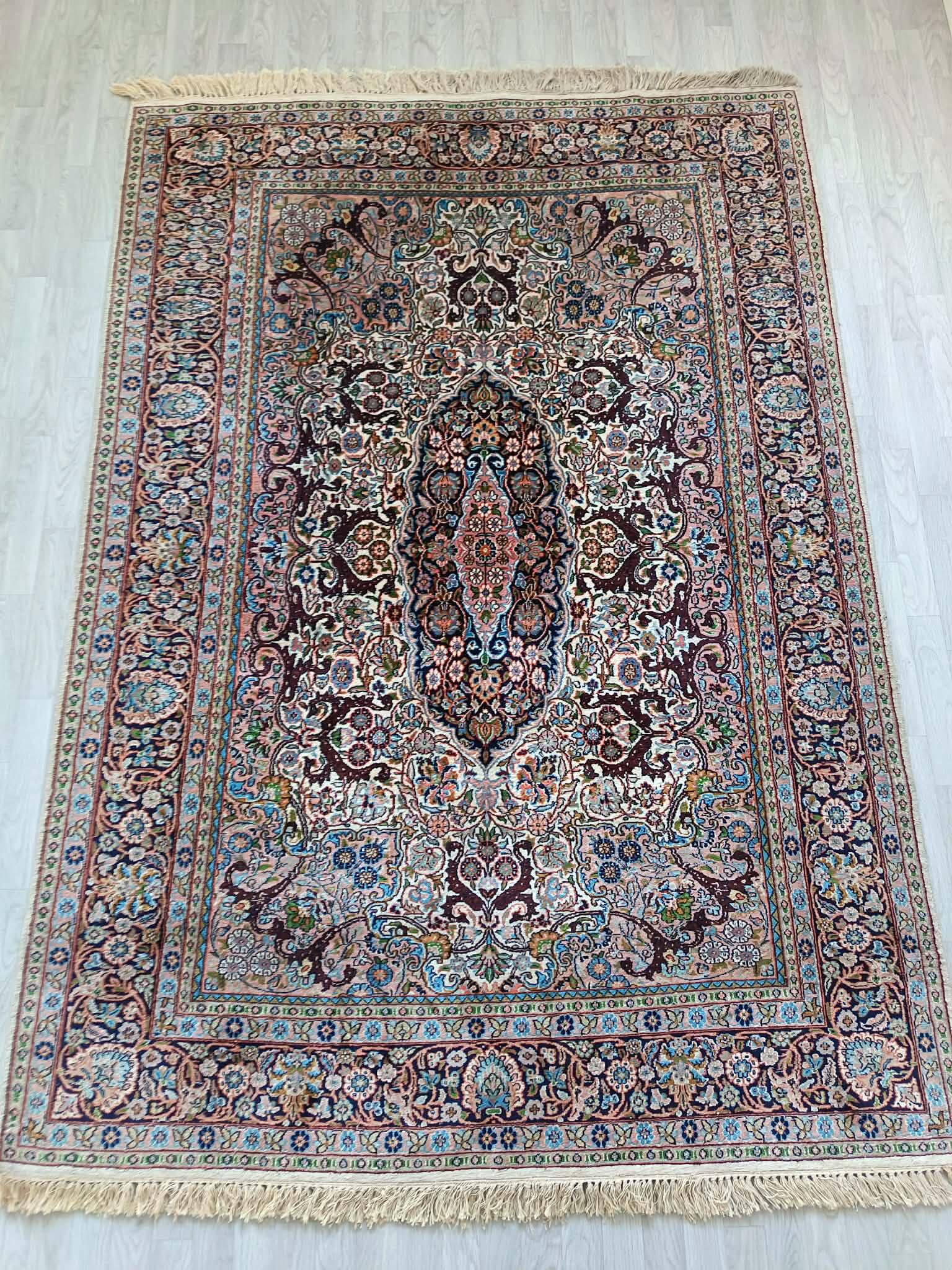 Handmade Pakistani Kashmir carpet