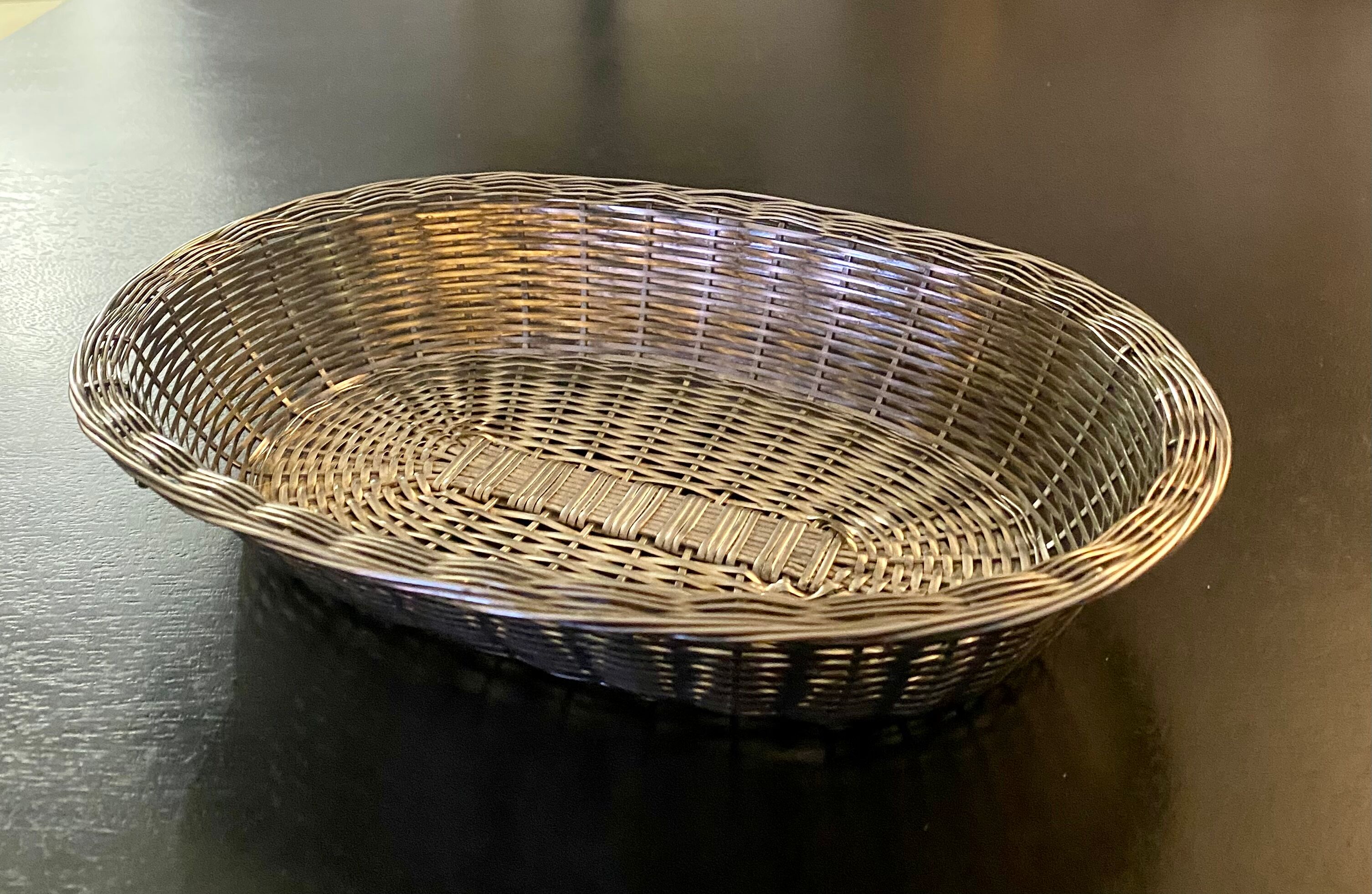 Silver metal breadbasket