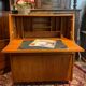 Bureau en teck MCM des années 1960