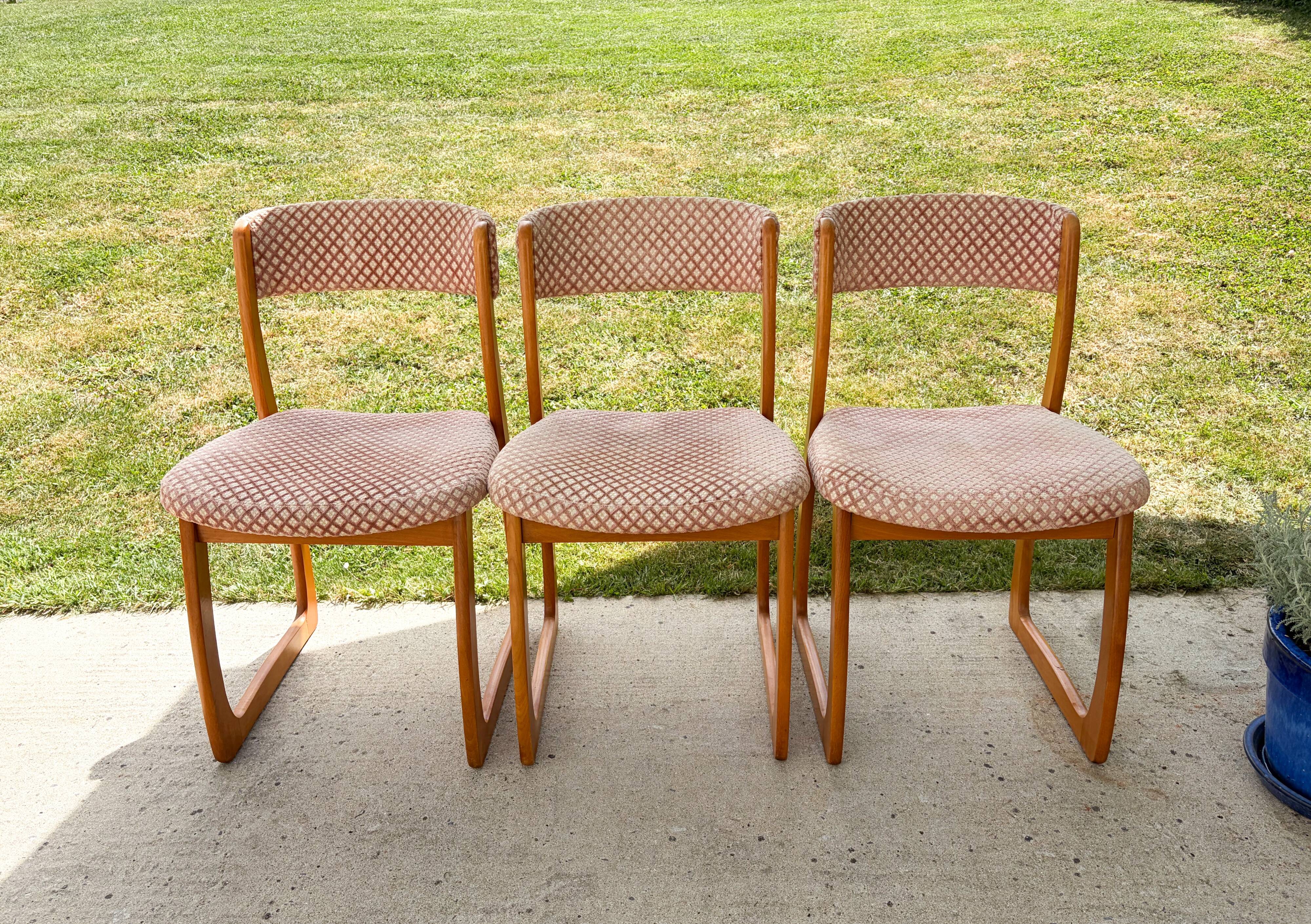 Lot de 3 chaises traineau SELF , dlg de Baumann , 1970'