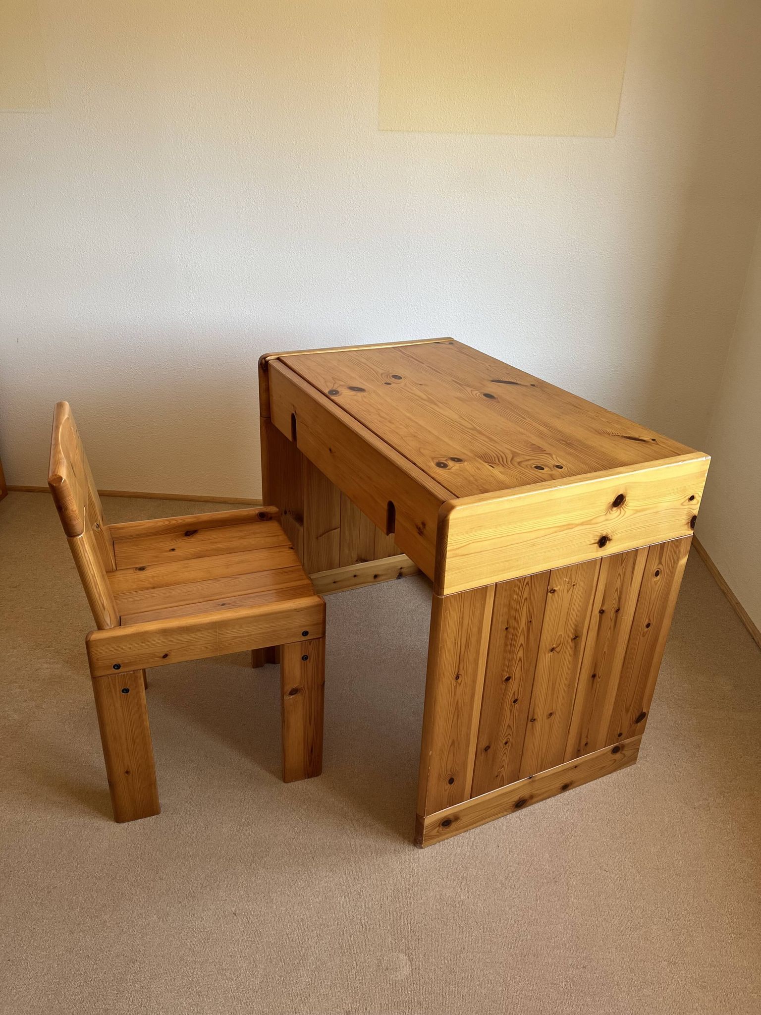 Massive pine teenage desk Roche and Bobois 1980s