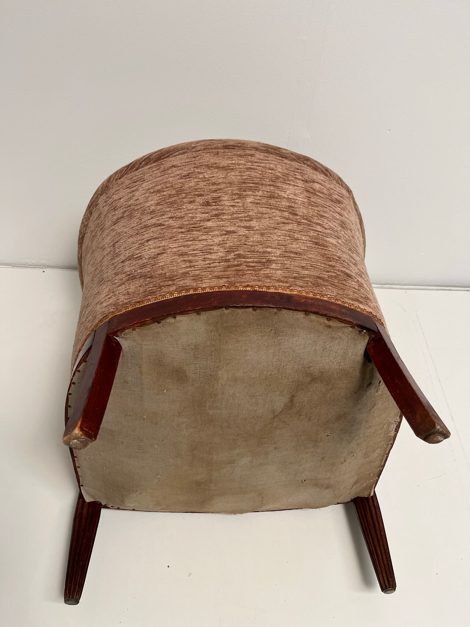 Armchair in the shape of a barrel 20-30s