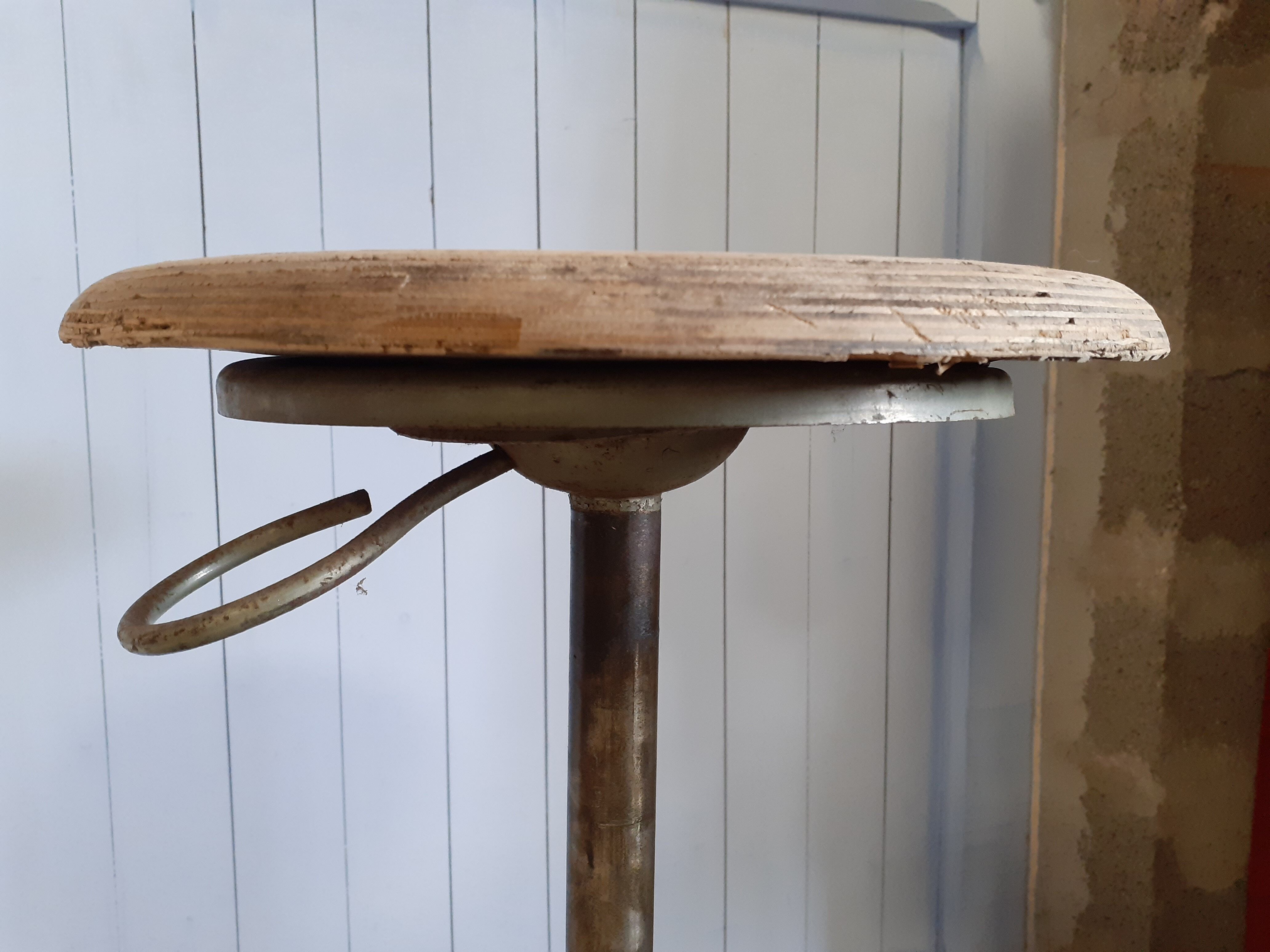 Workshop stool