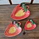 Coupelles, plats en barbotine fraise sur pieds