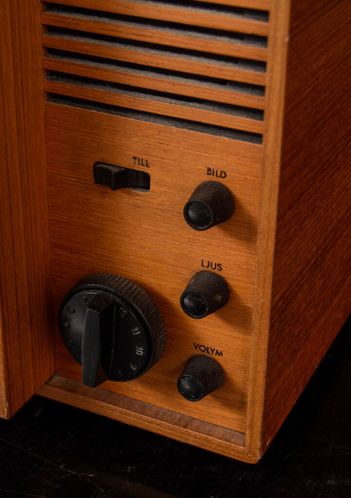 Vitage TV AGA 1960 TEAK Cabinet