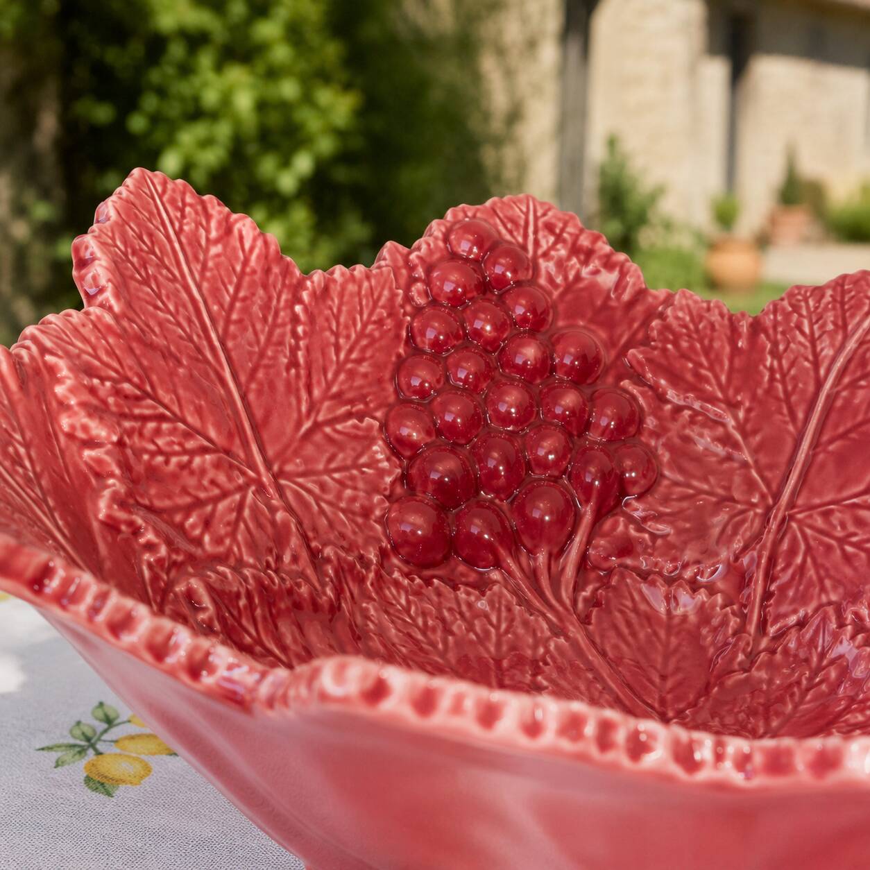 Vine leaf raspberry majolica centrepiece bowl