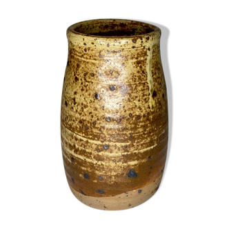 Small speckled sandstone pot