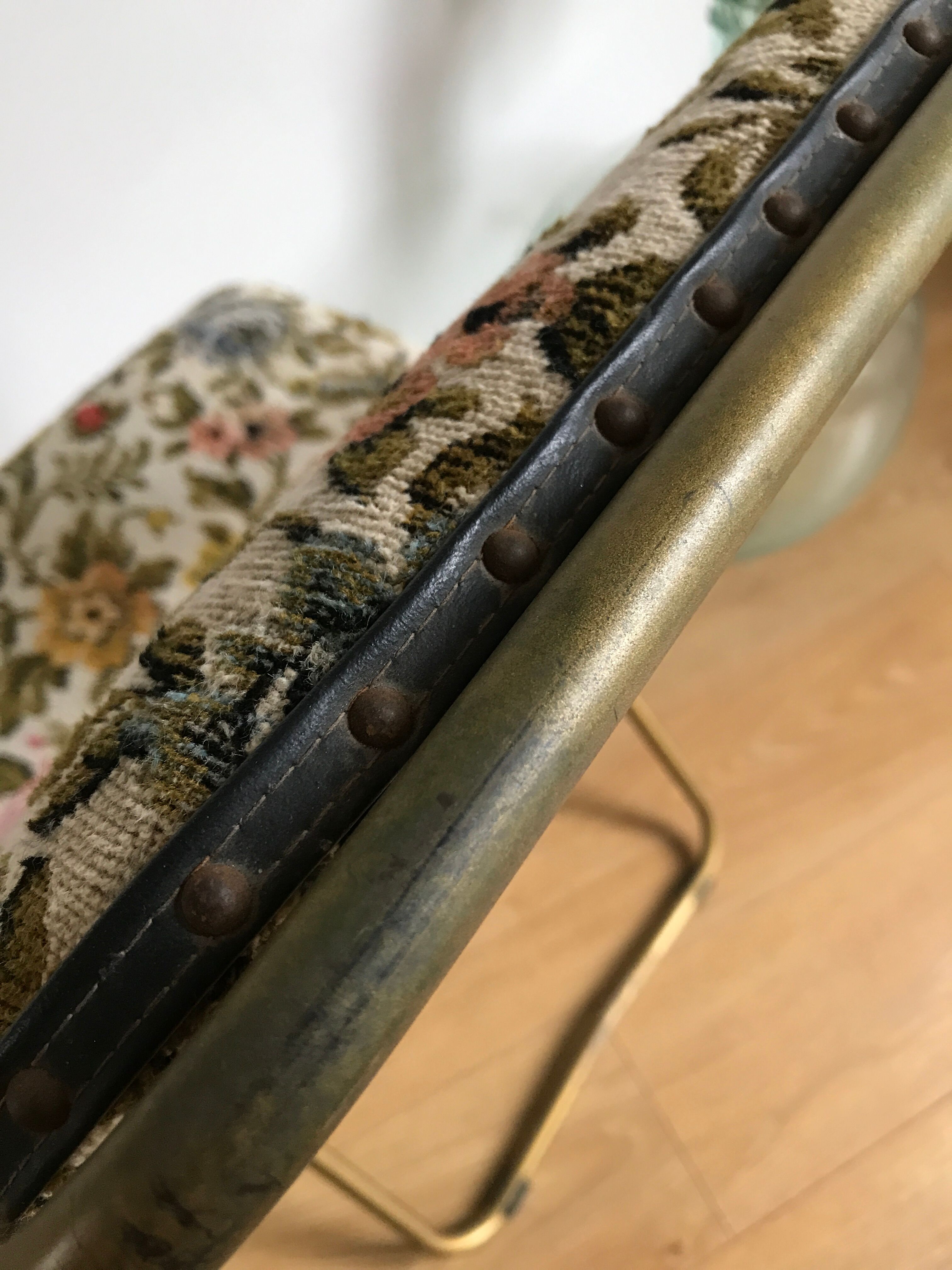 Chaise pliante vintage lafuma chantazur au tissu brodé fleuri