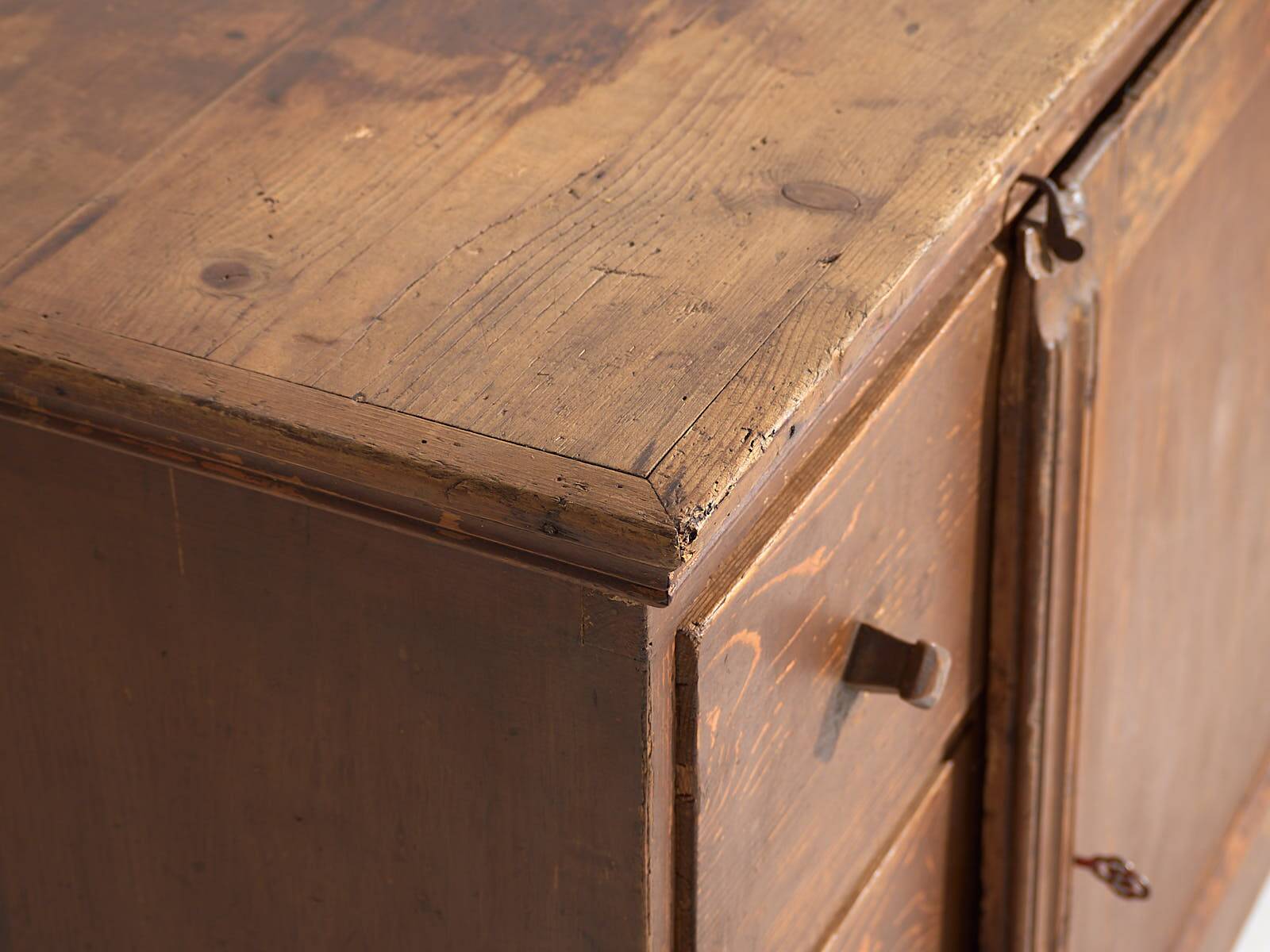 Large antique chest of drawers (circa 1920)