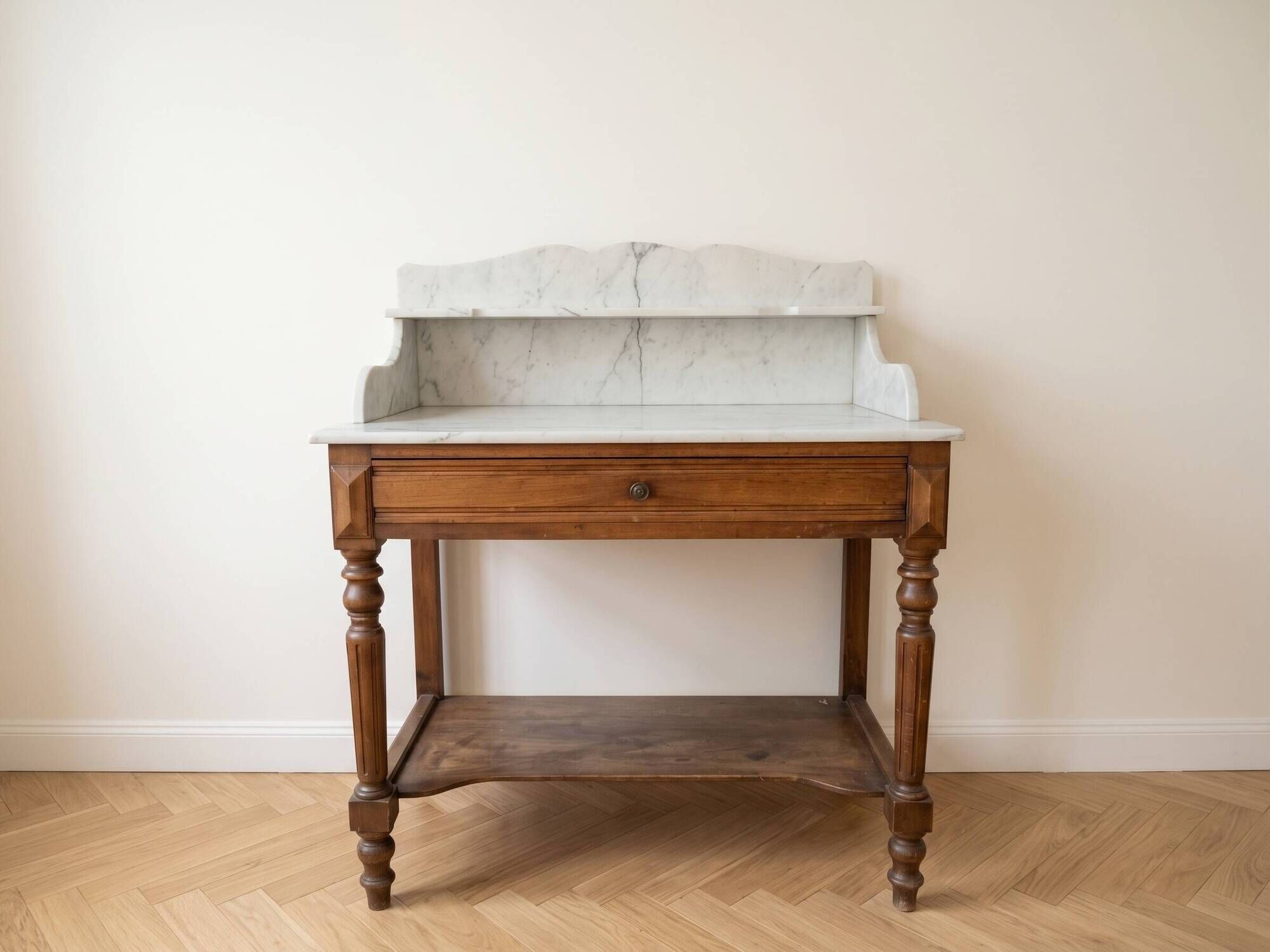 Antique dressing table in wood and marble