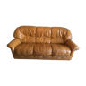 Leather sofa model Stephanie Kelly