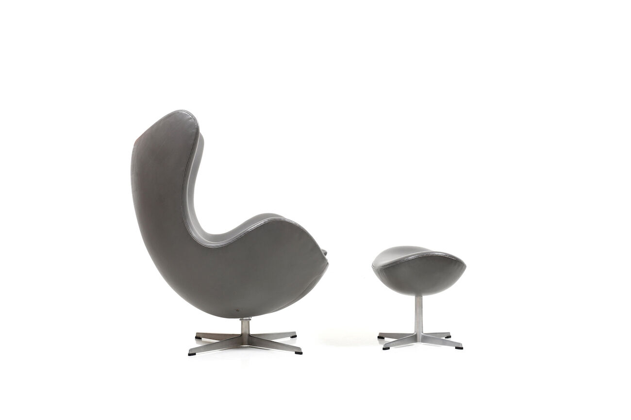 Arne Jacobsen Egg Chair with Tilt Function