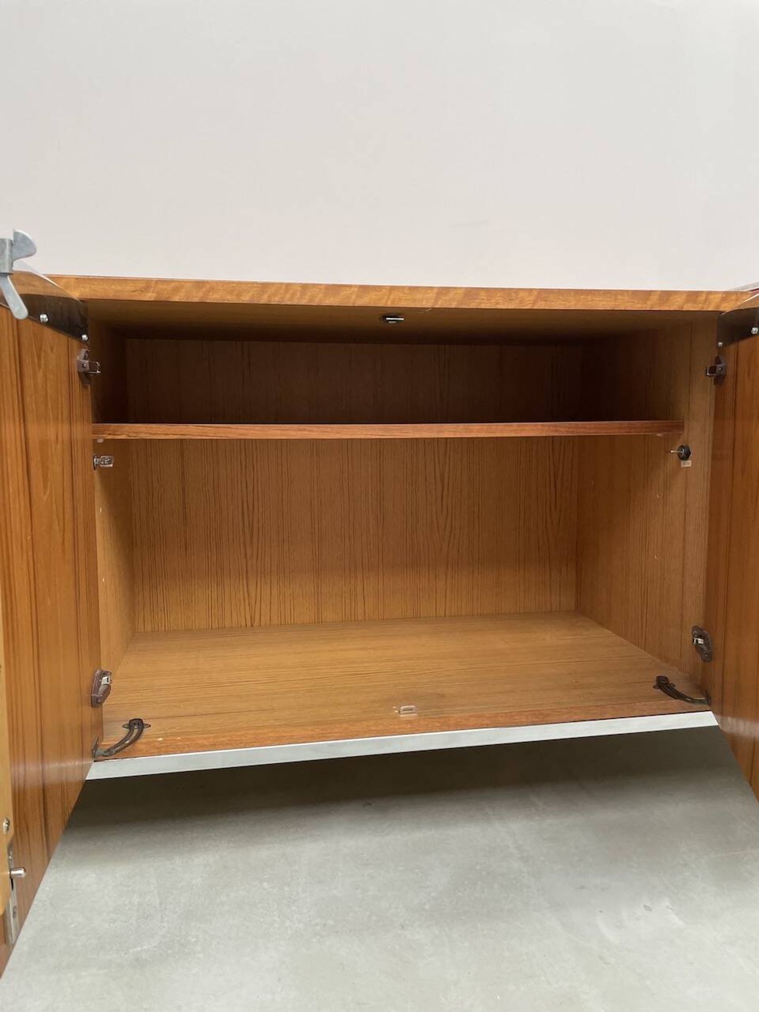 1960s modernist enfilade
