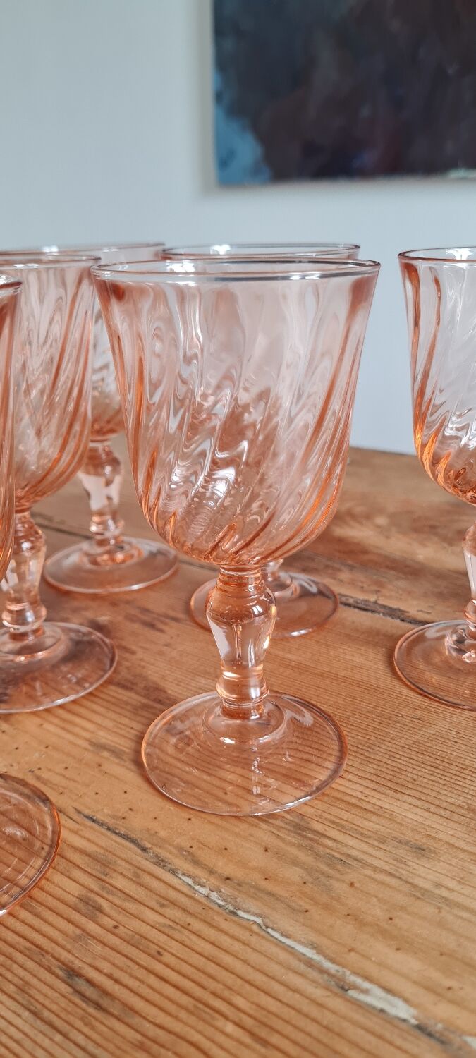 Service of ten arcopal rosaline glasses