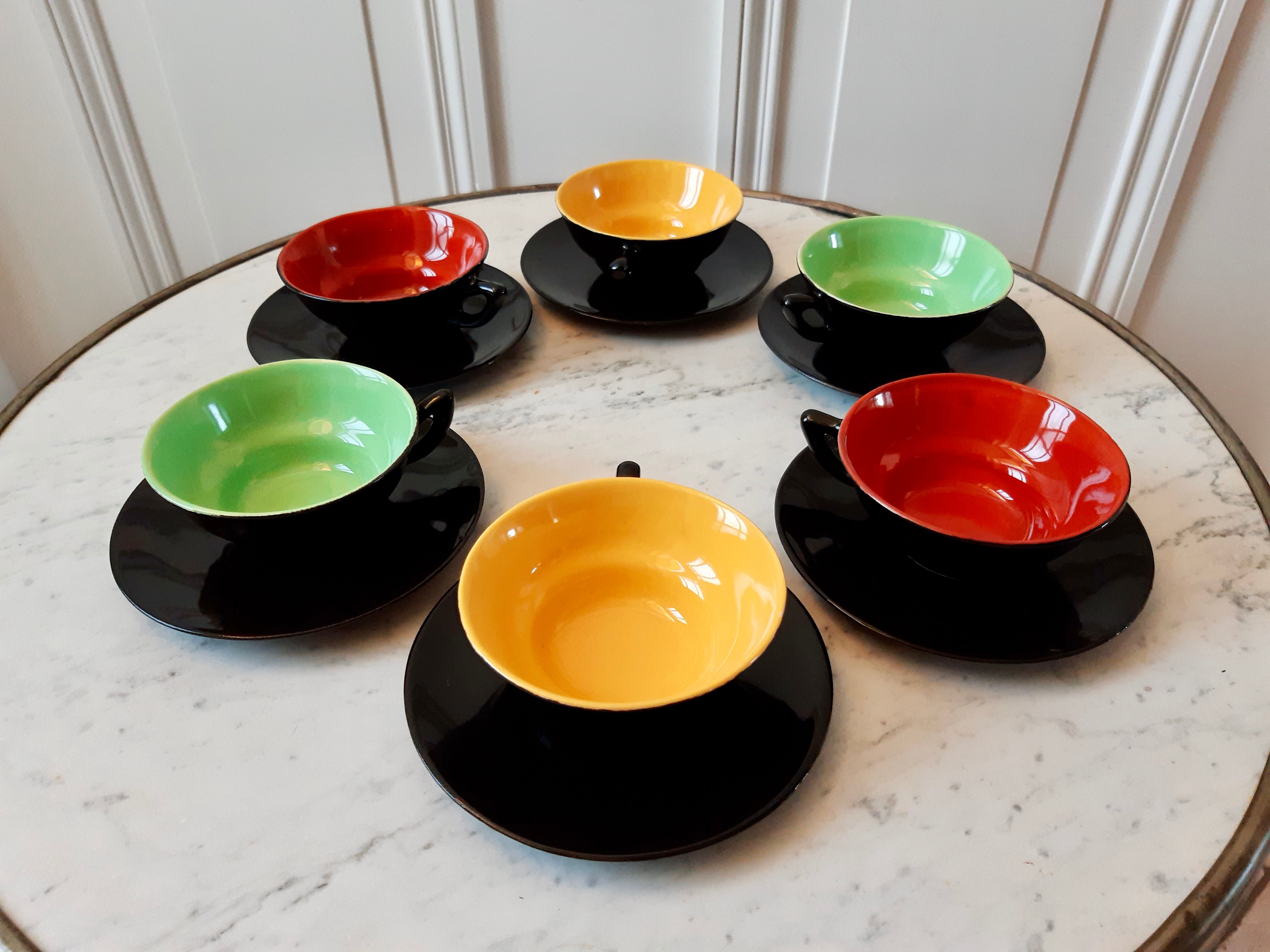Set of 6 cups and two-tone saucers 60s
