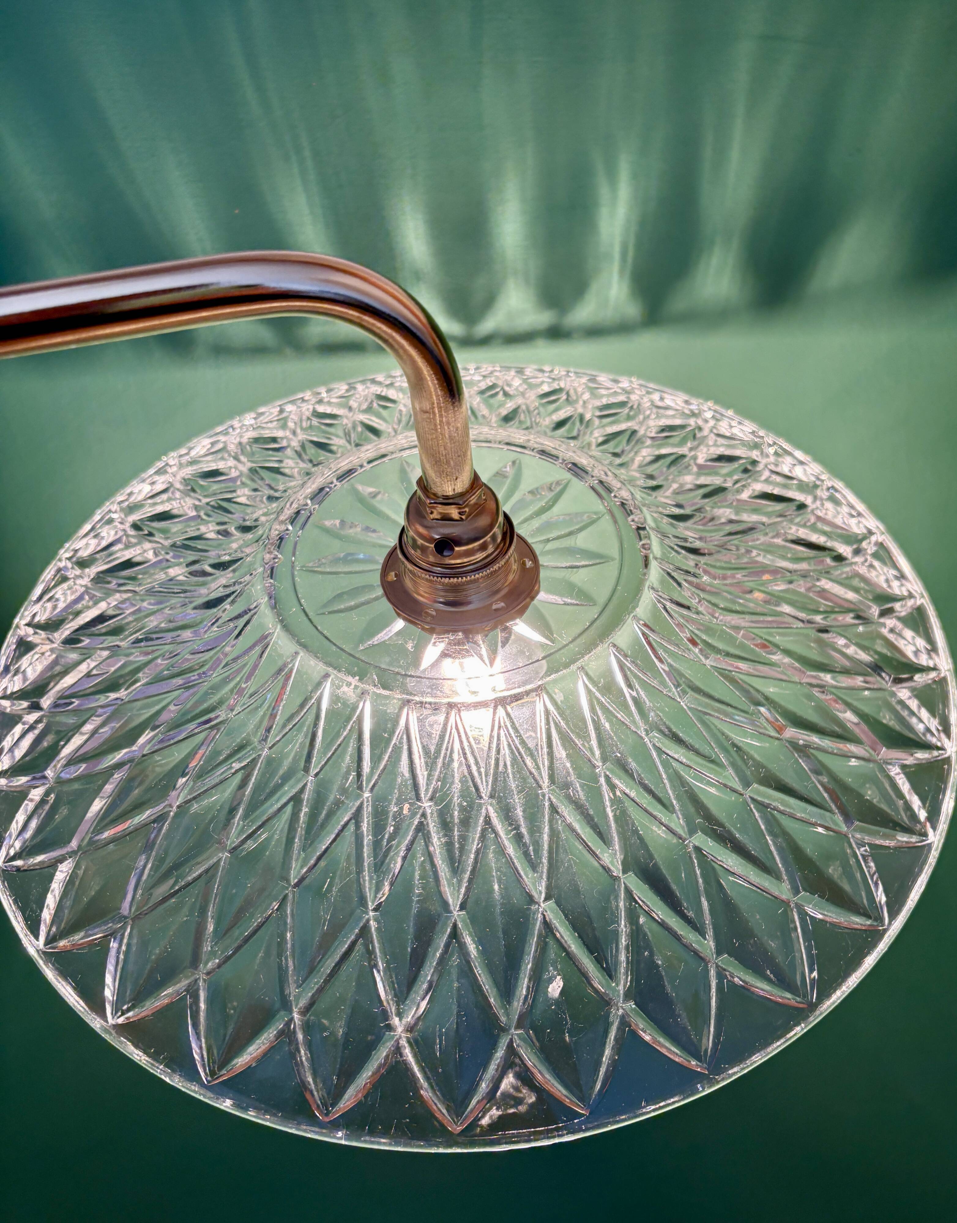 Coudé wall lamp with an old cut glass lampshade - tableware collection