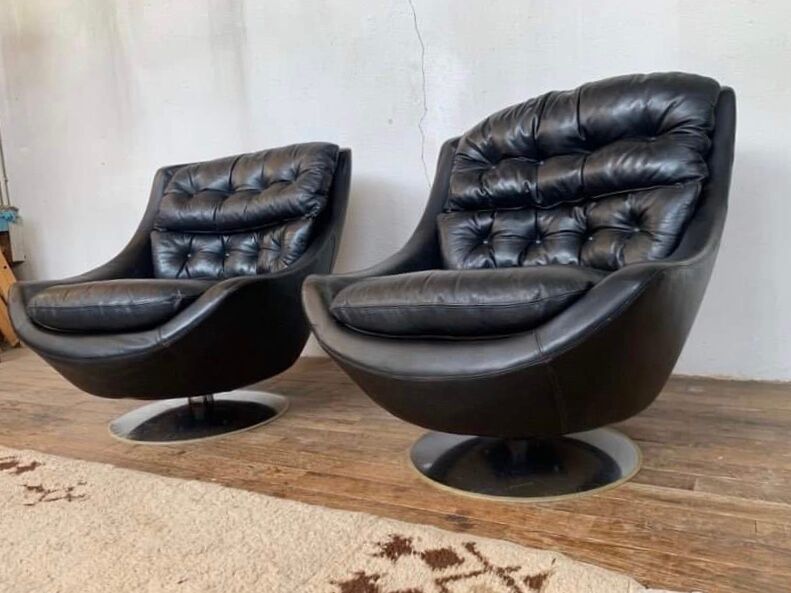 Pair of vintage swivel armchairs in black leather Tulip foot