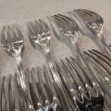 12 silver-plated metal table forks by Ercuis silversmiths, Mousseline pattern