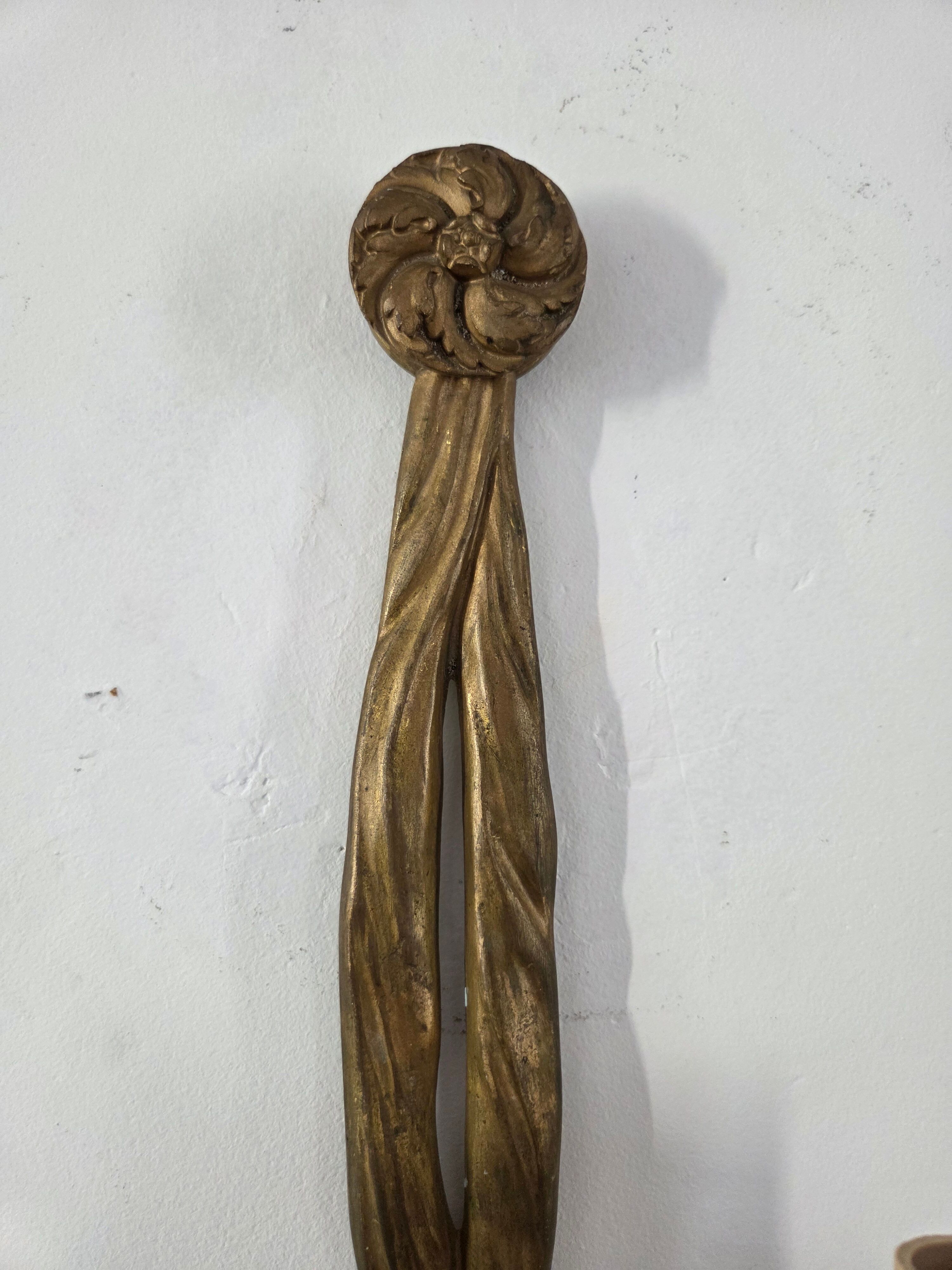 Bronze wall light in the Louis XVI style