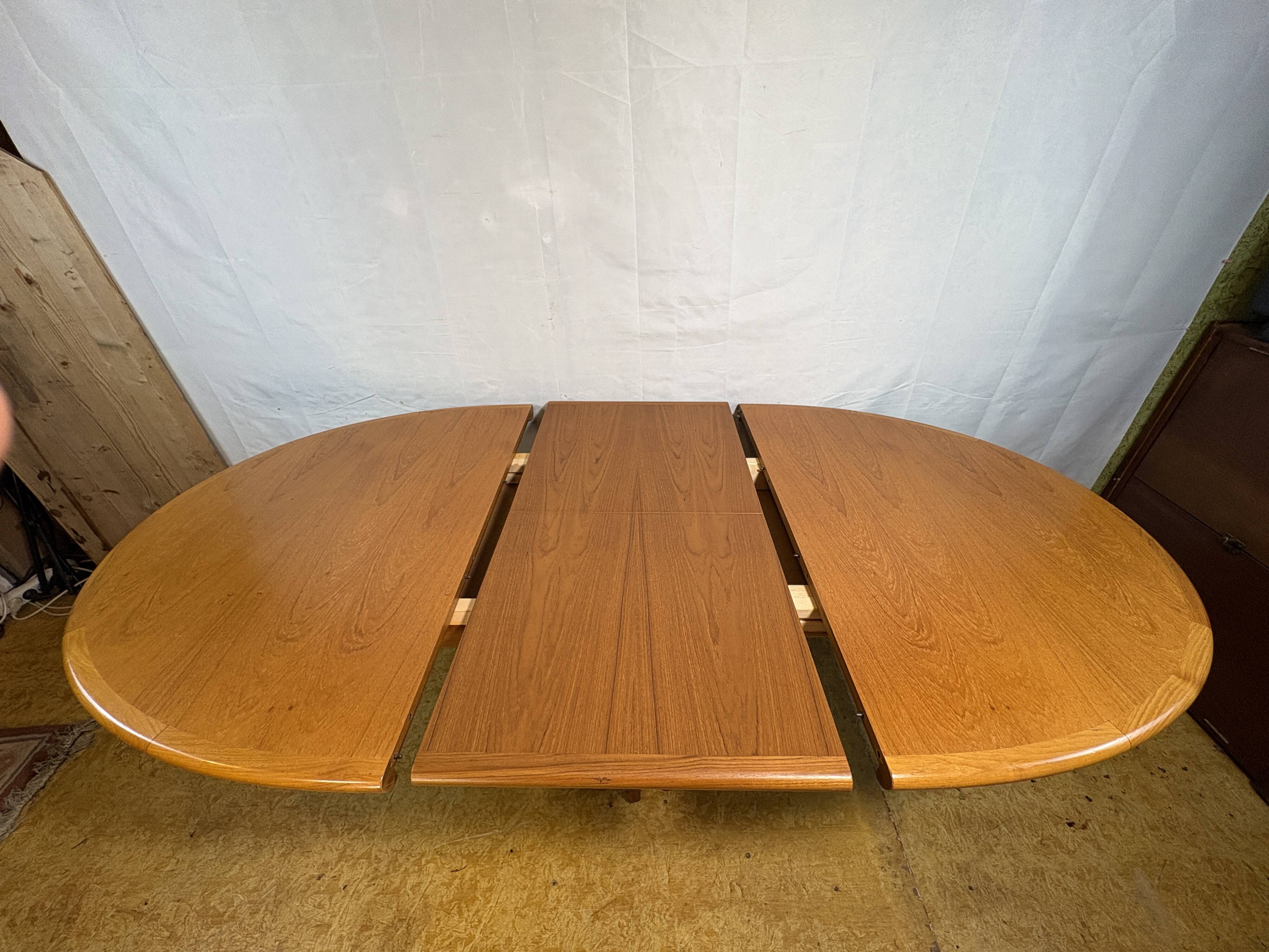 Vintage Skovby Extending Dining Table – Danish Teak – Scandinavian Design