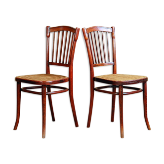 Paire chaises bistrot Thonet N°148 à décor gravé
