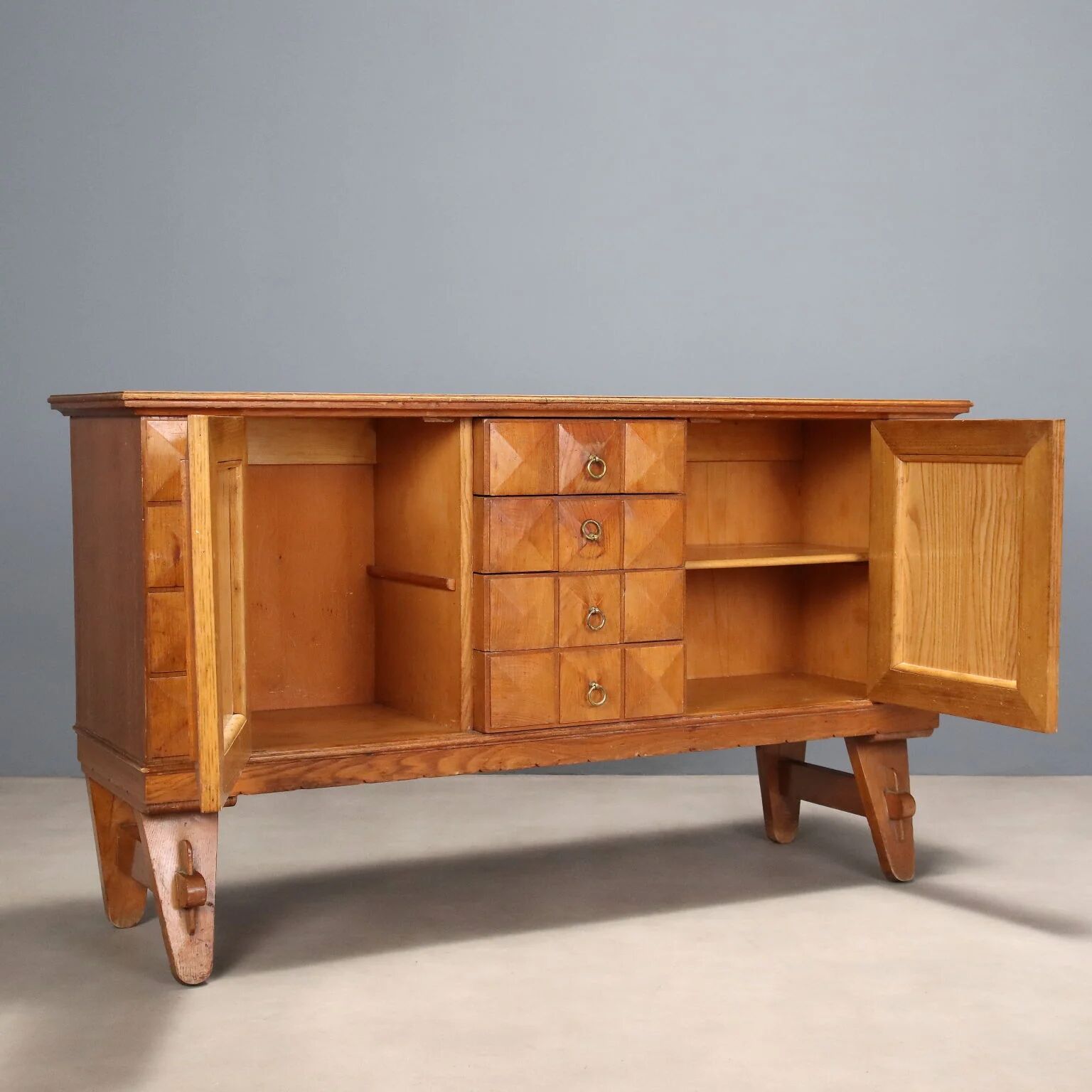Vintage rustic buffet veneered in oak, Italy, 1950s.