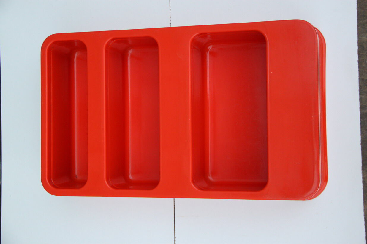 Plastic shelf design Jean Claude Maugirard, published by Formag, distributed by Prisunic