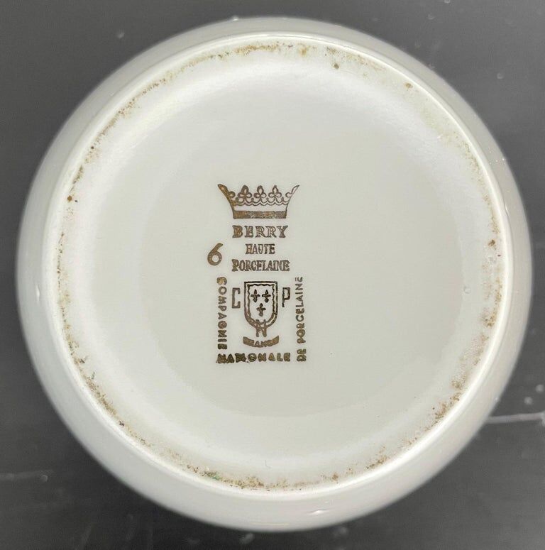 Porcelain coffee/tea service for 10 people