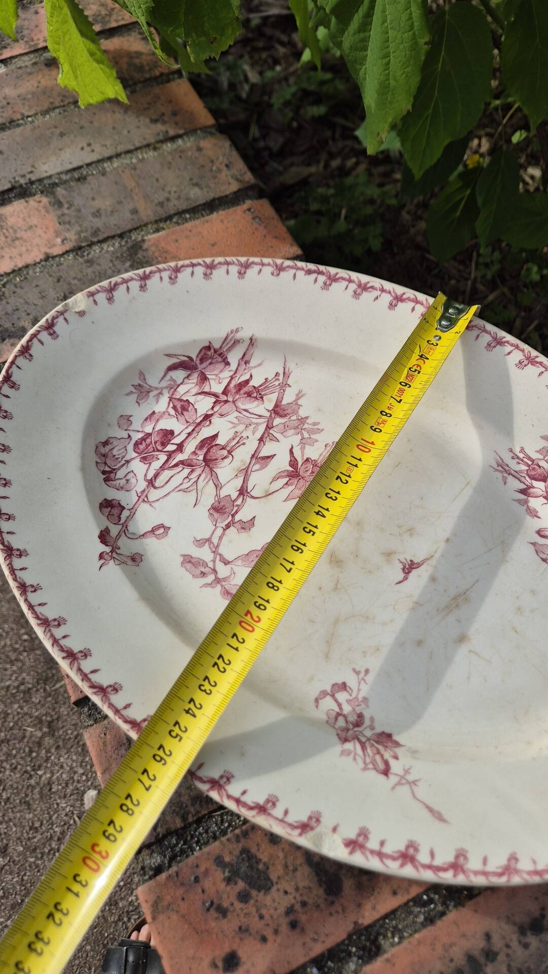 🍽️ Large antique oval dish – Opaque porcelain from Gien – Fuchsi decoration