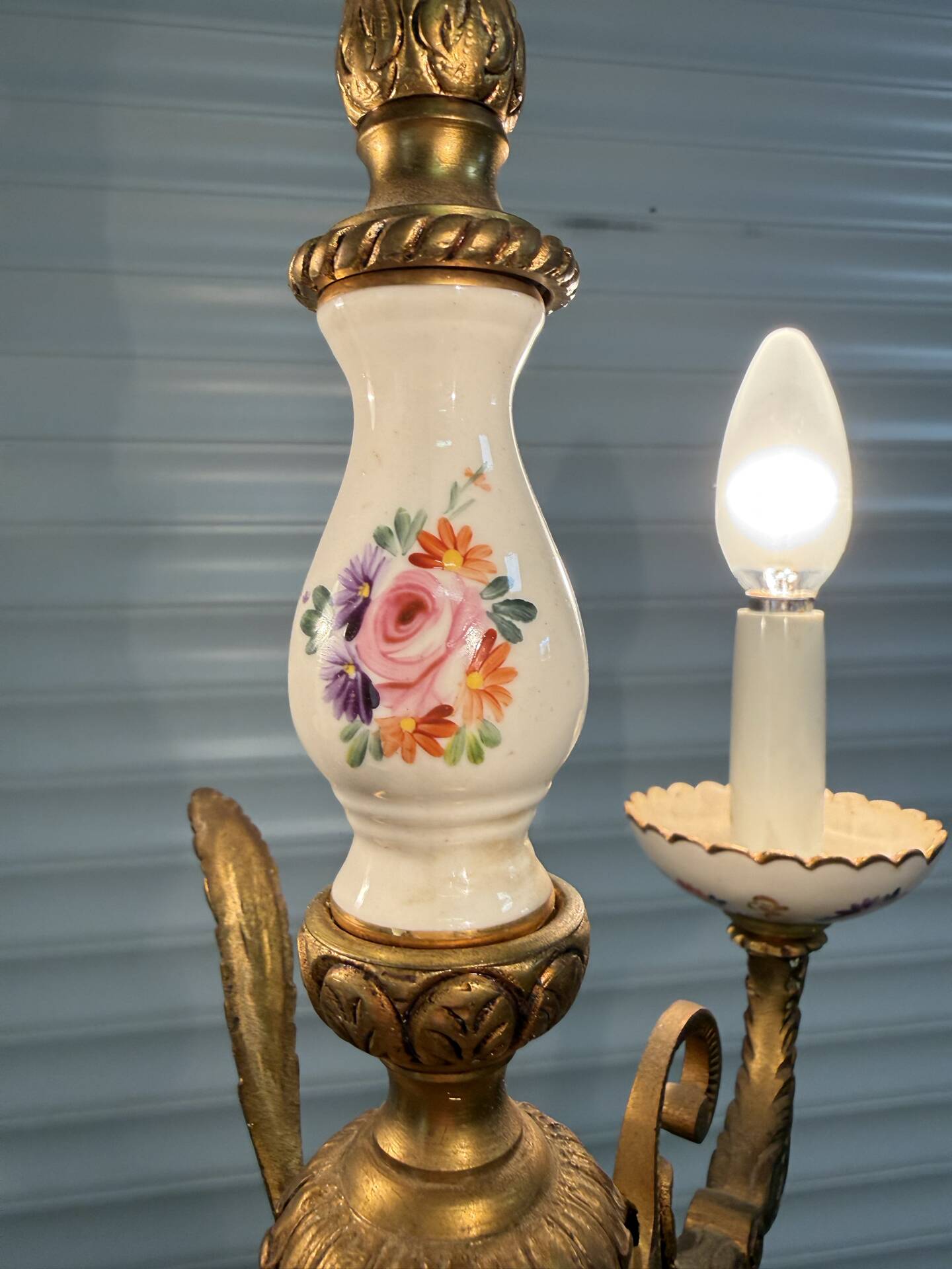 Lustre suspension
