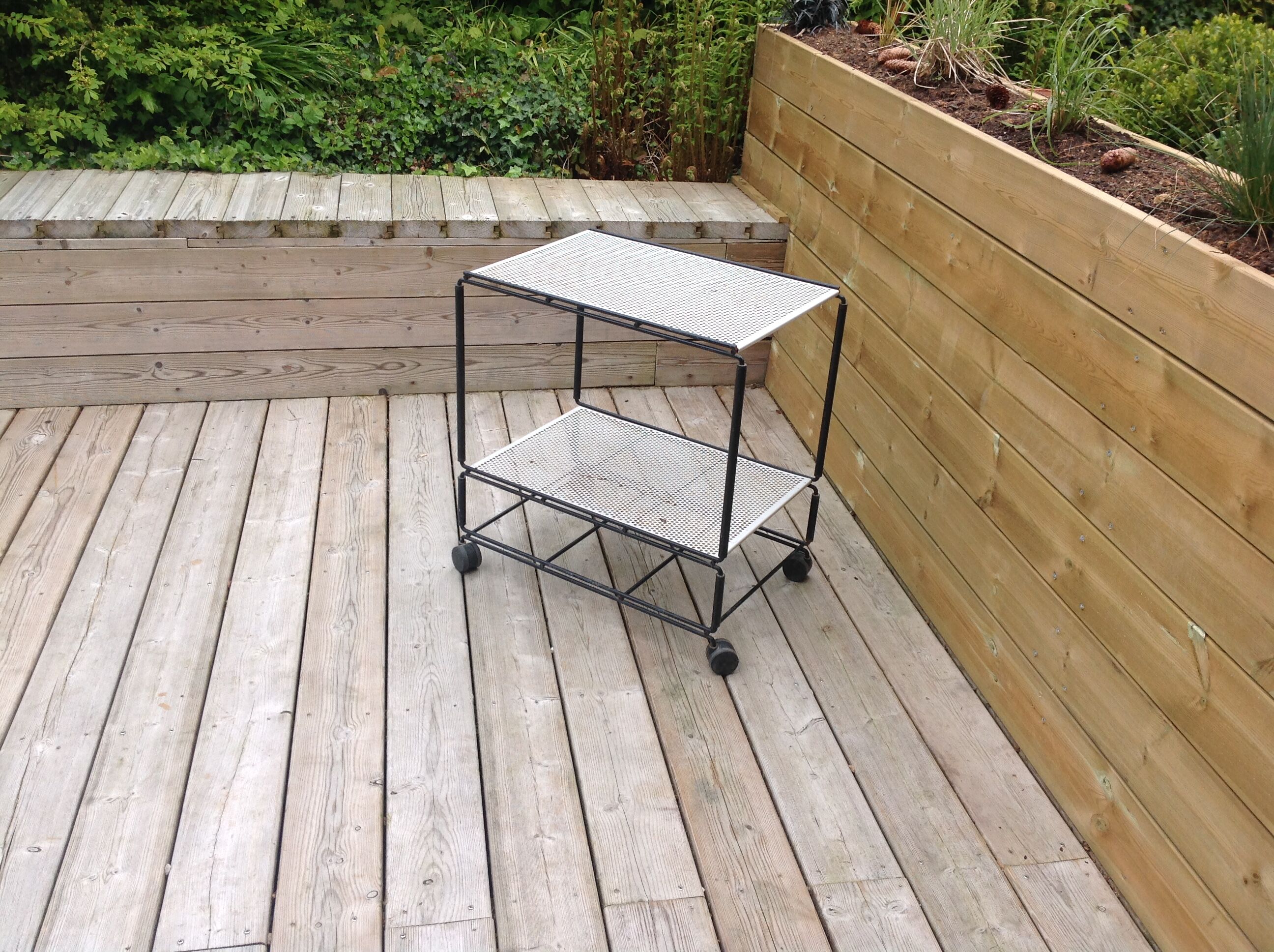 Perforated iron rolling table