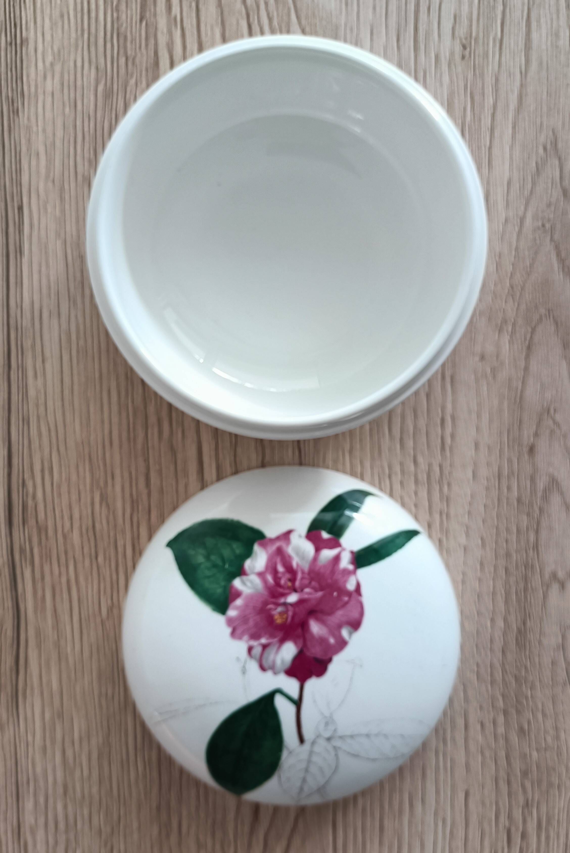 Villeroy & boch porcelain jewelry box model "camelia canduiflora"