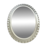 Vintage oval decorative mirror with beveled and chiseled effect