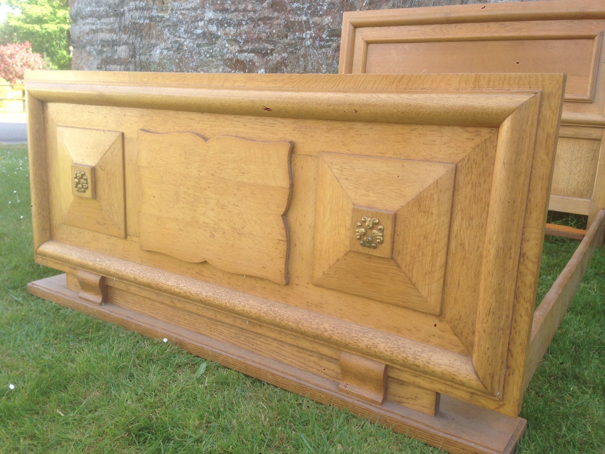 Art Deco bed in solid oak 190x142cm