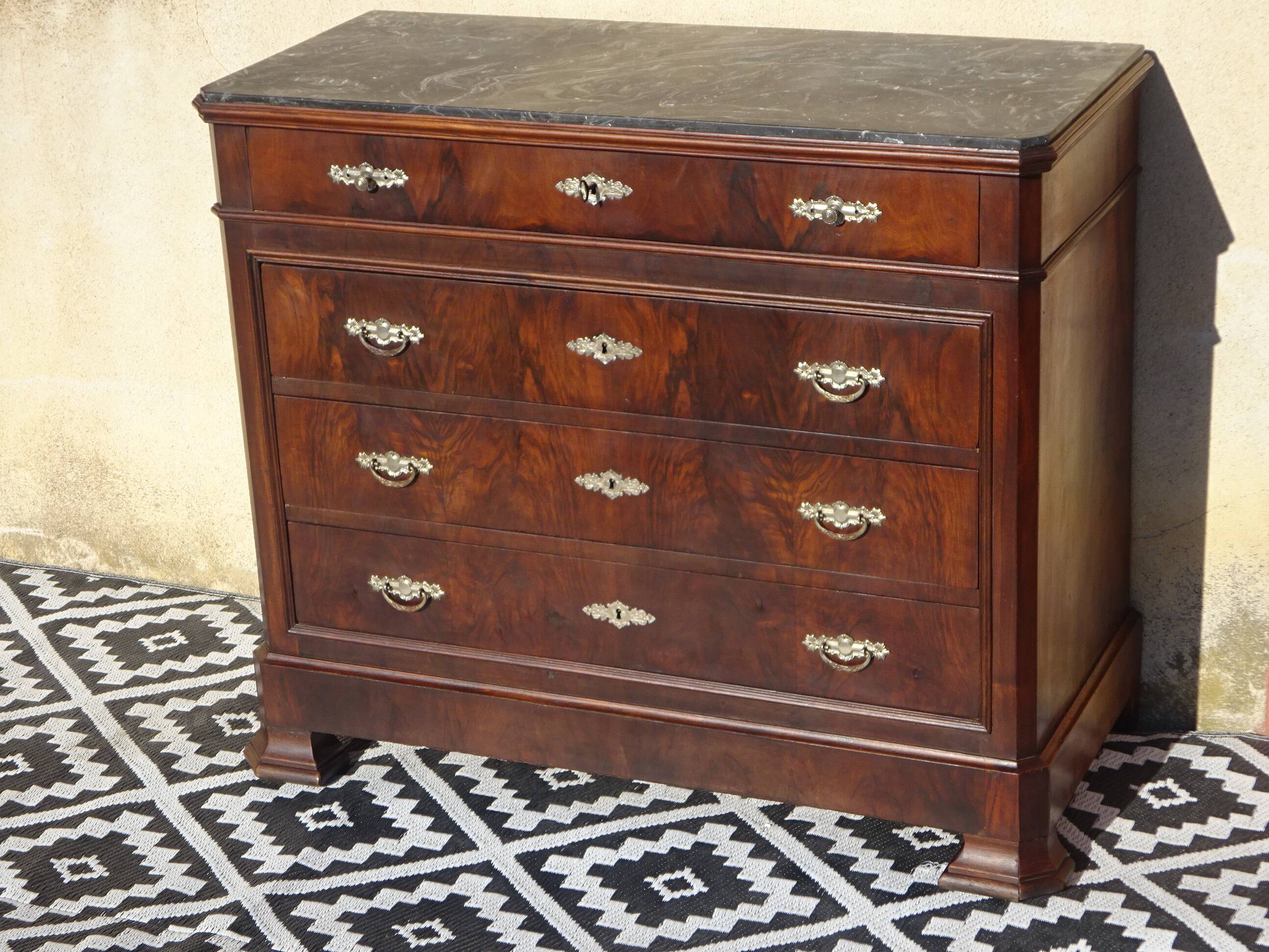 Walnut chest of drawers, black marble top