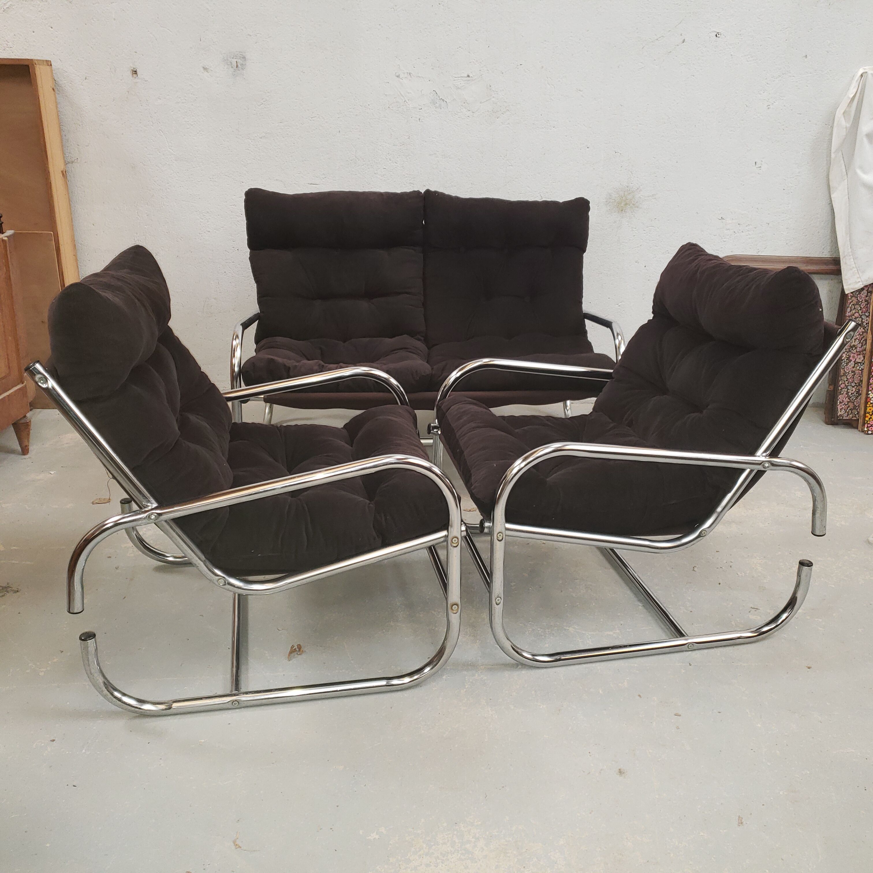 Canape set and pair of vintage 70s chrome tubular armchair