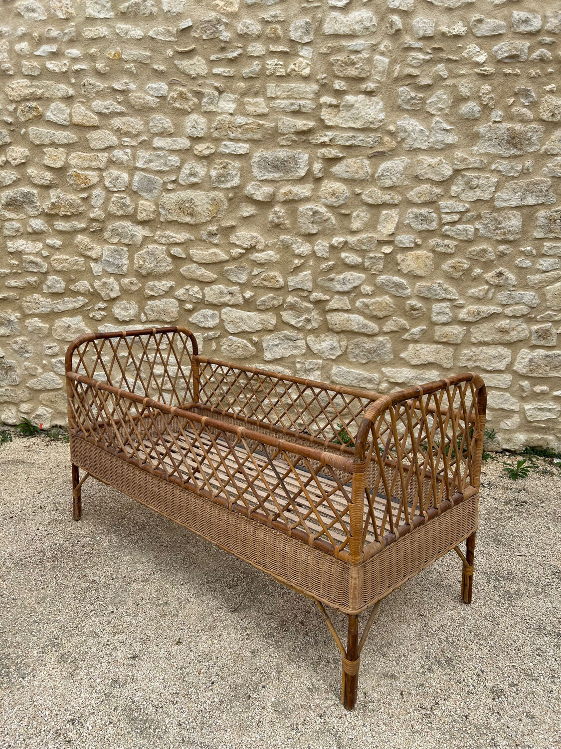 Rattan bed and wicker