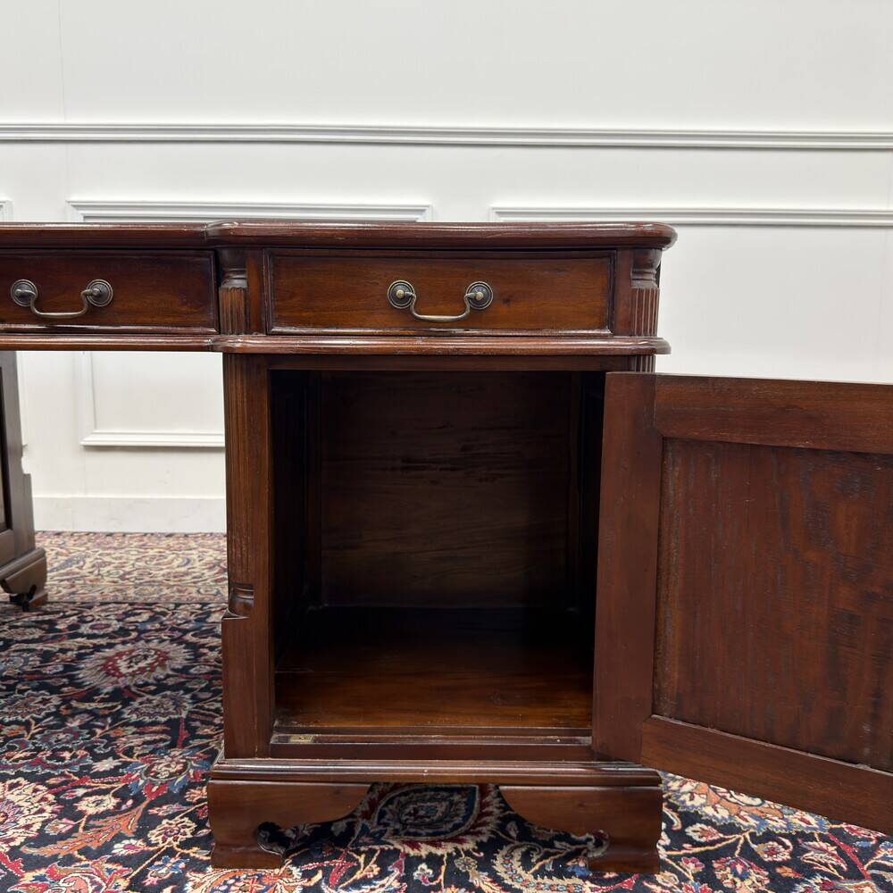 Bureau classique en cuir vert Partnerdesk