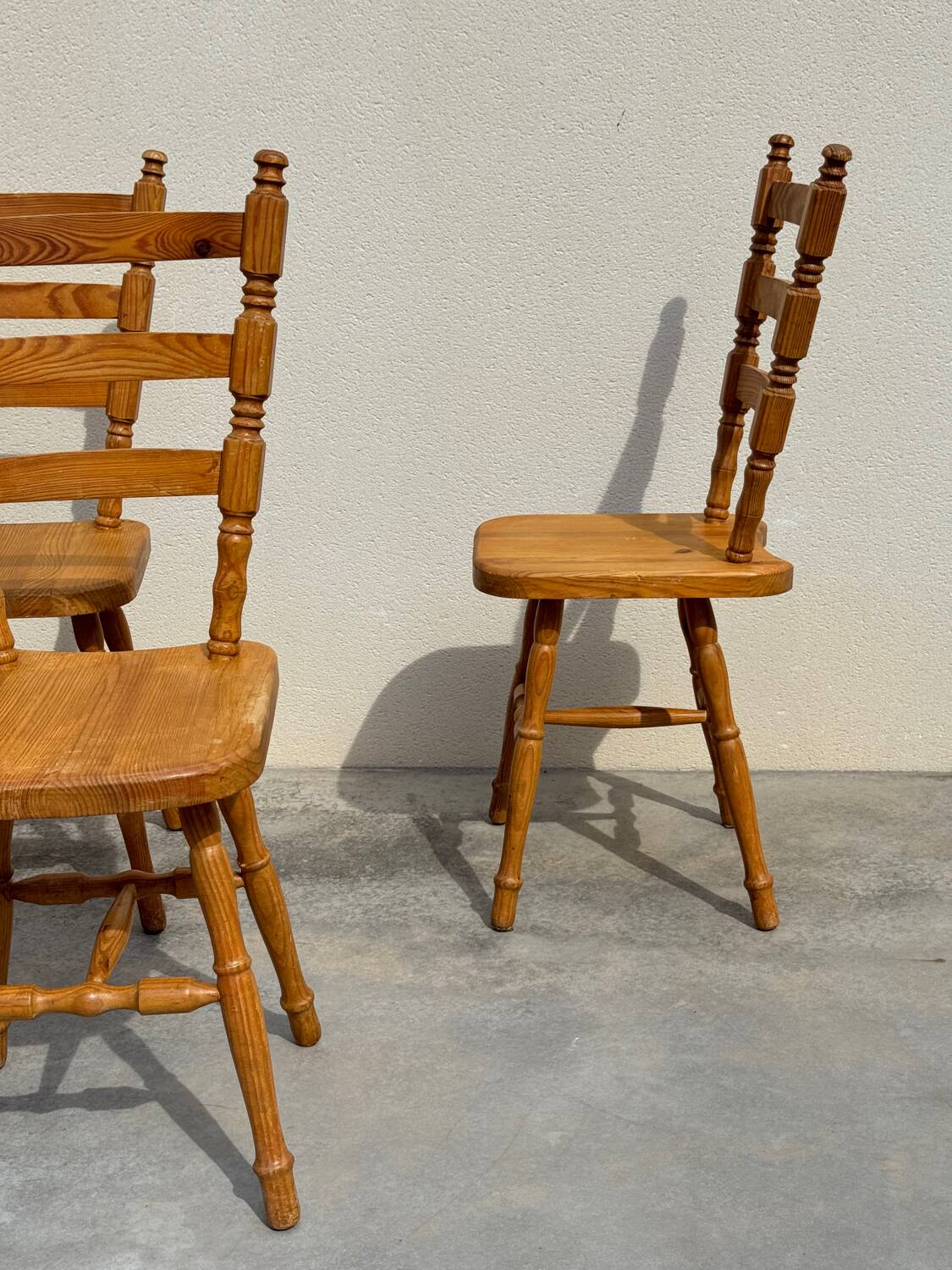 Set of 6 rustic pine chairs from the Vosges, 1980s.