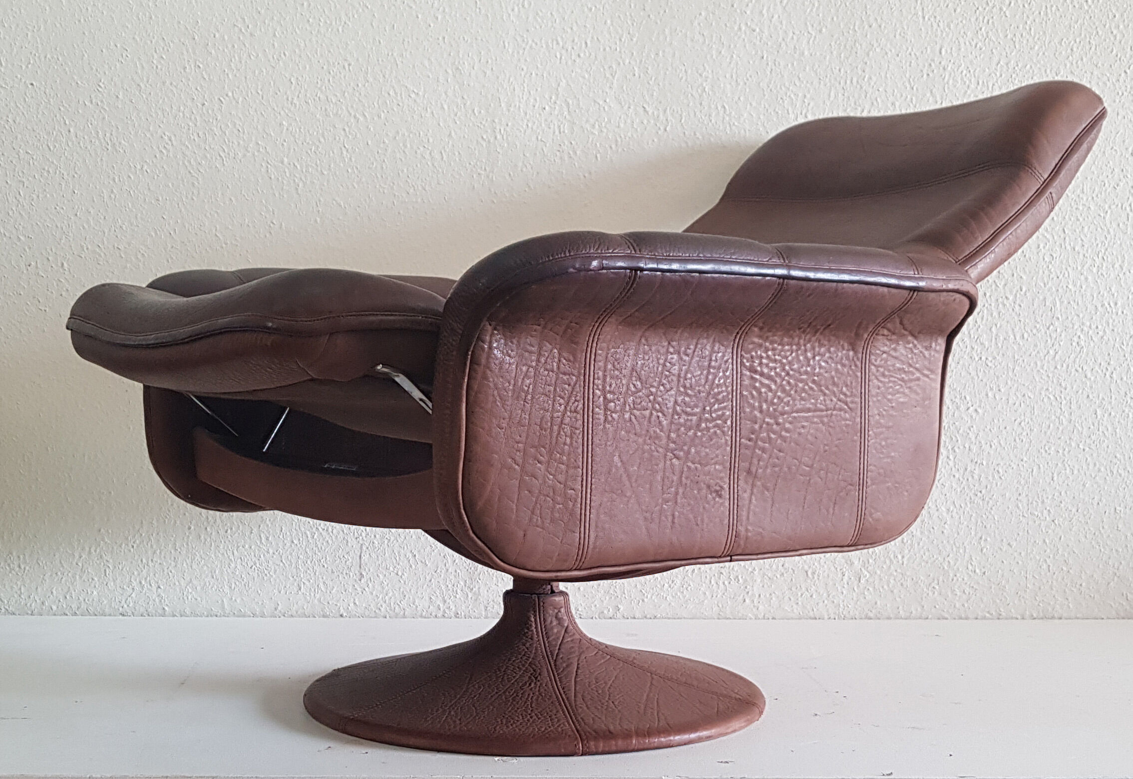 De Sede ds 50 swivel leather armchair, Switzerland 1970