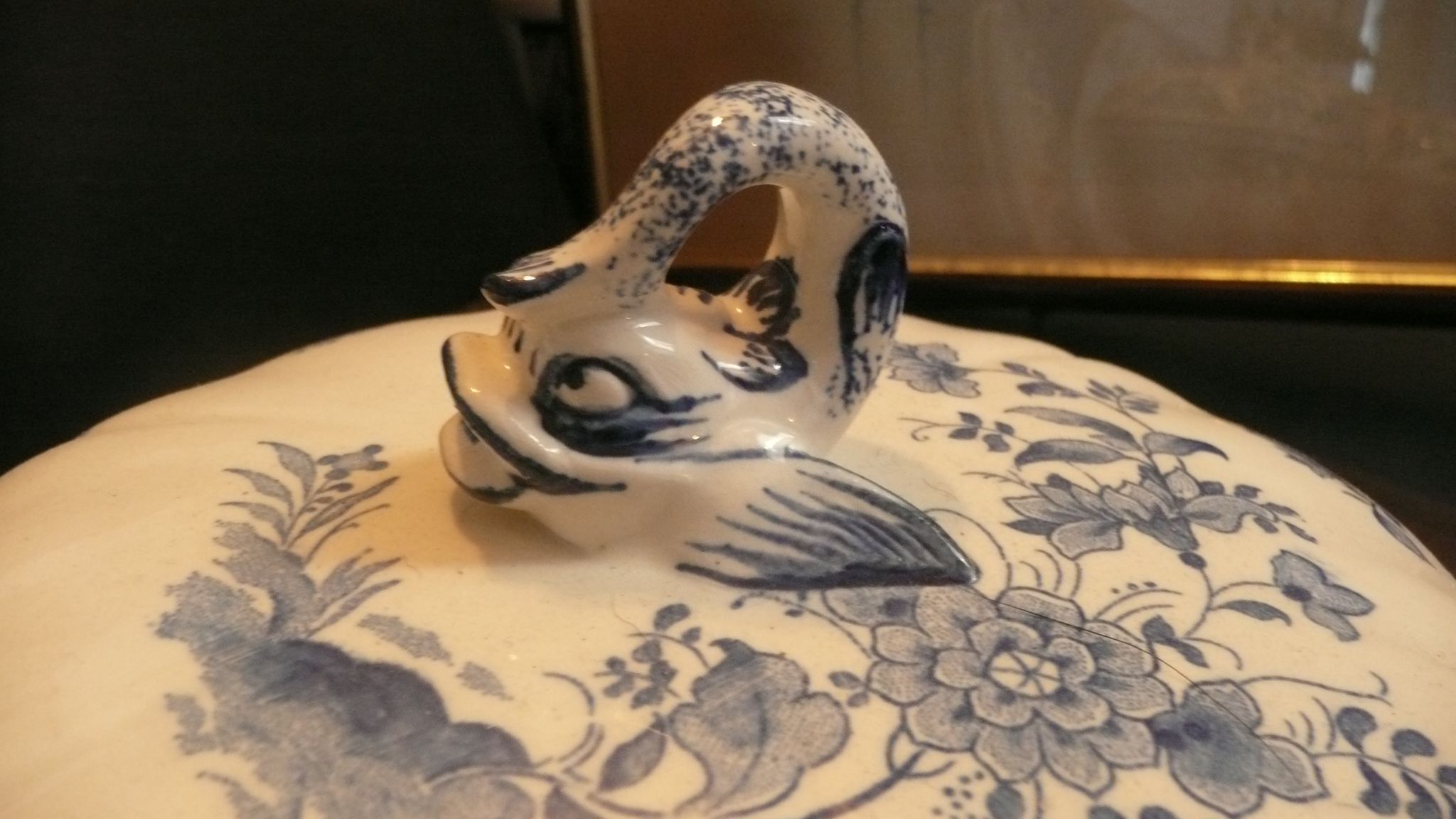 Service en faience de GIEN bleu camaieu dauphin